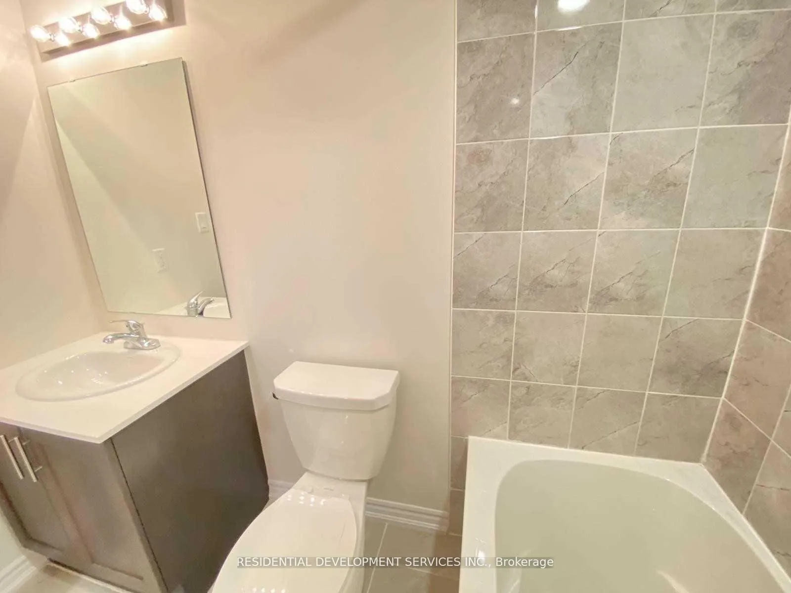 Photo 11 of Unit 7, 465 Beresford Path, Oshawa, Central — HOMEH