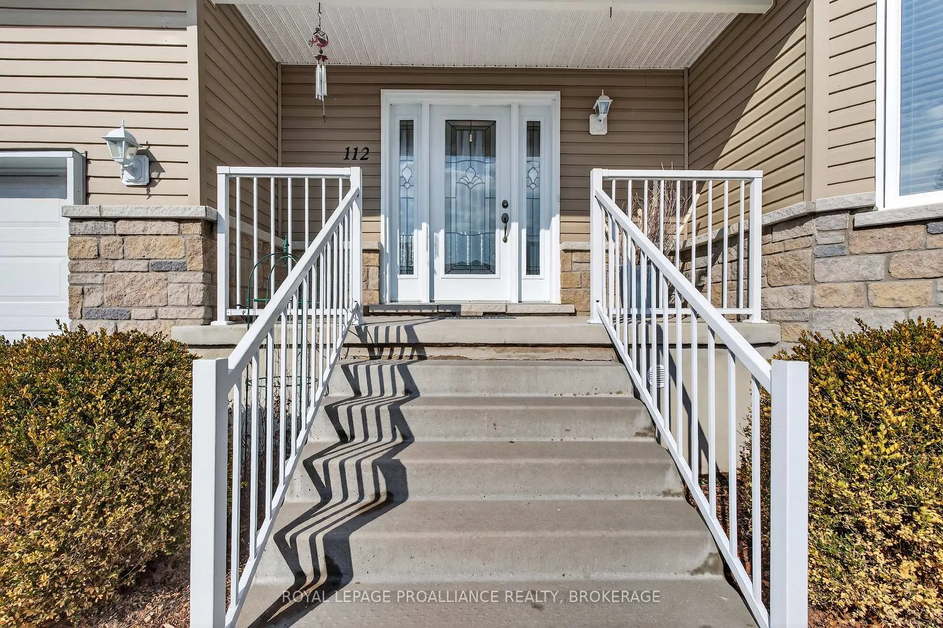 Photo 4 of 112 Maplecroft Court, Gananoque — HOMEH