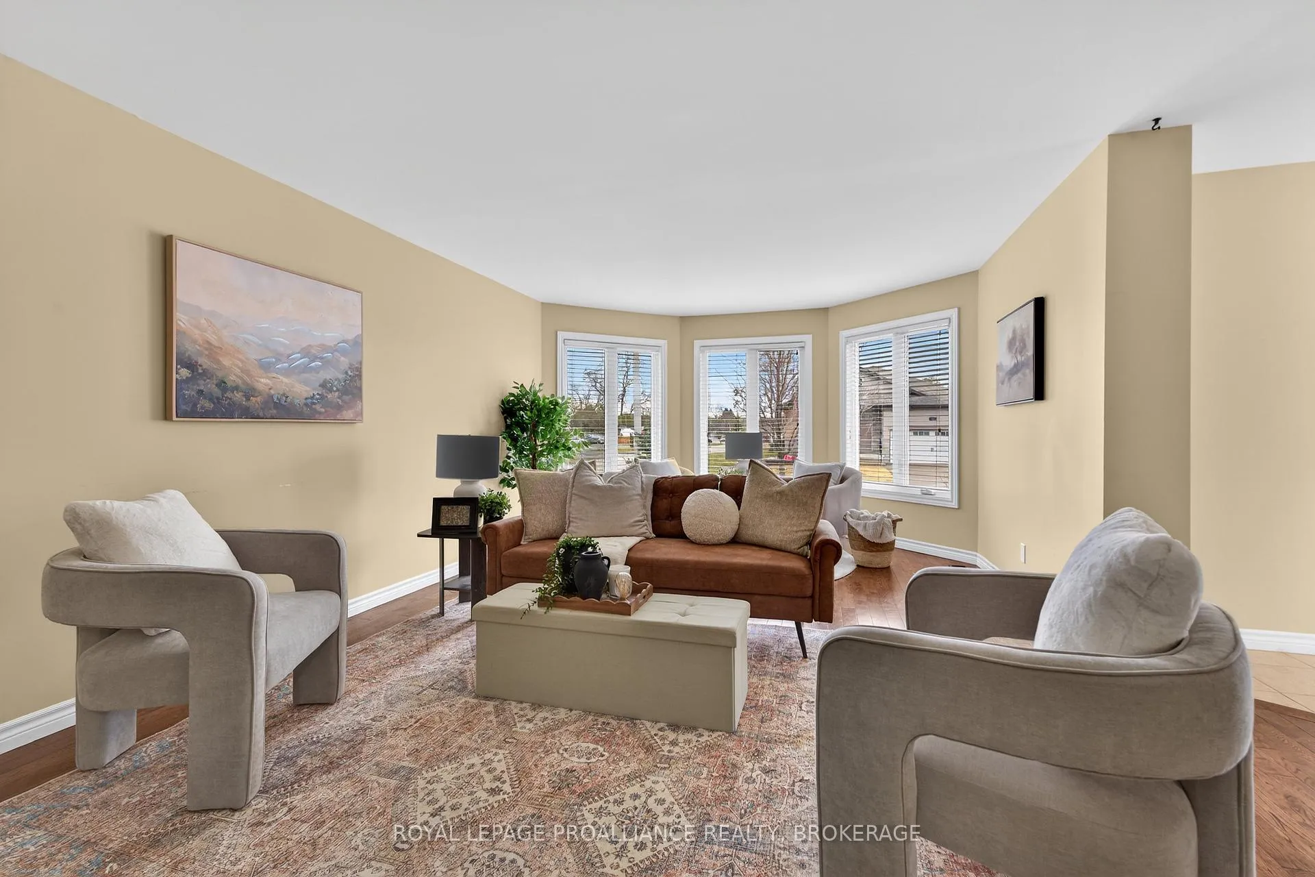 Photo 8 of 112 Maplecroft Court, Gananoque — HOMEH