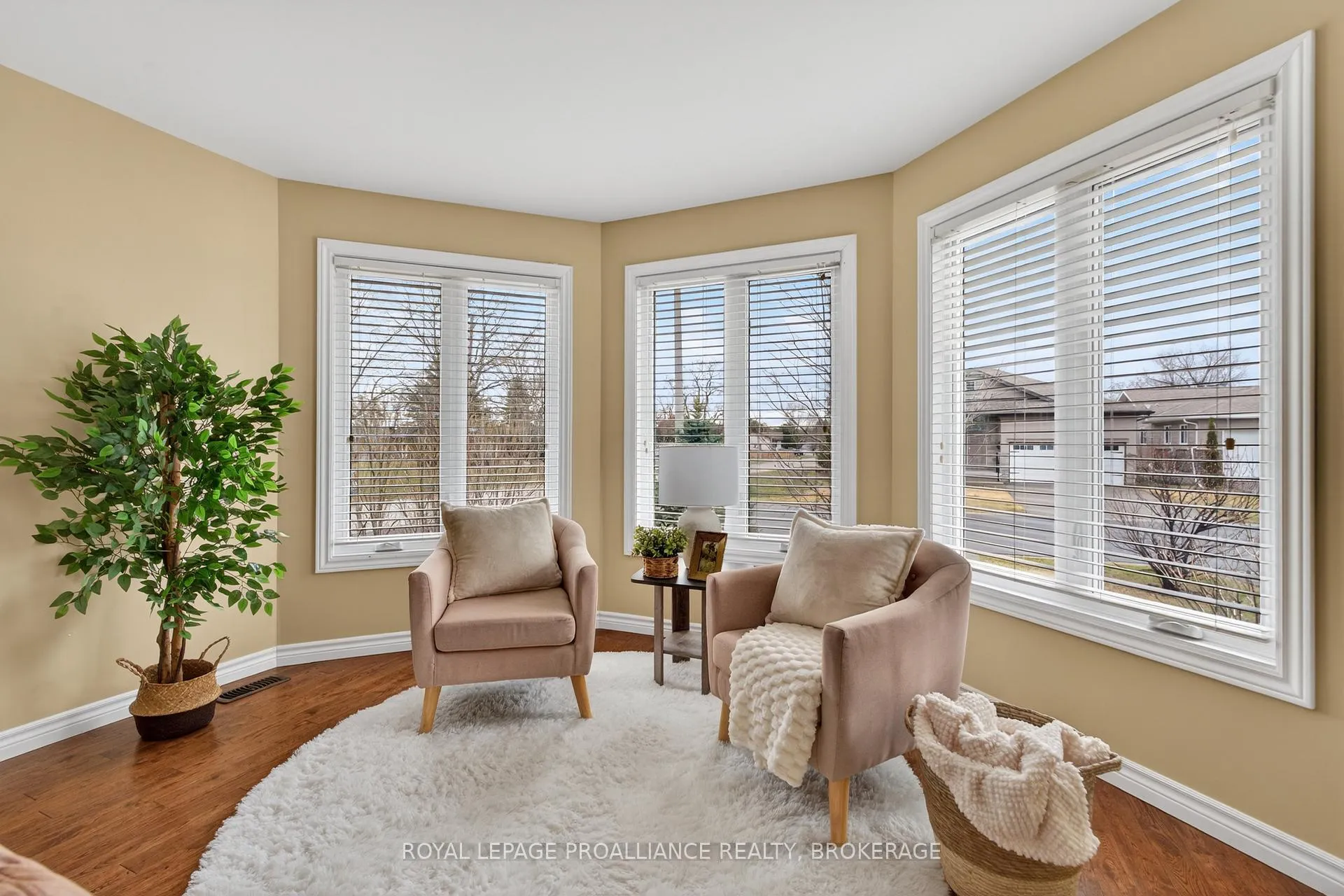 Photo 9 of 112 Maplecroft Court, Gananoque — HOMEH