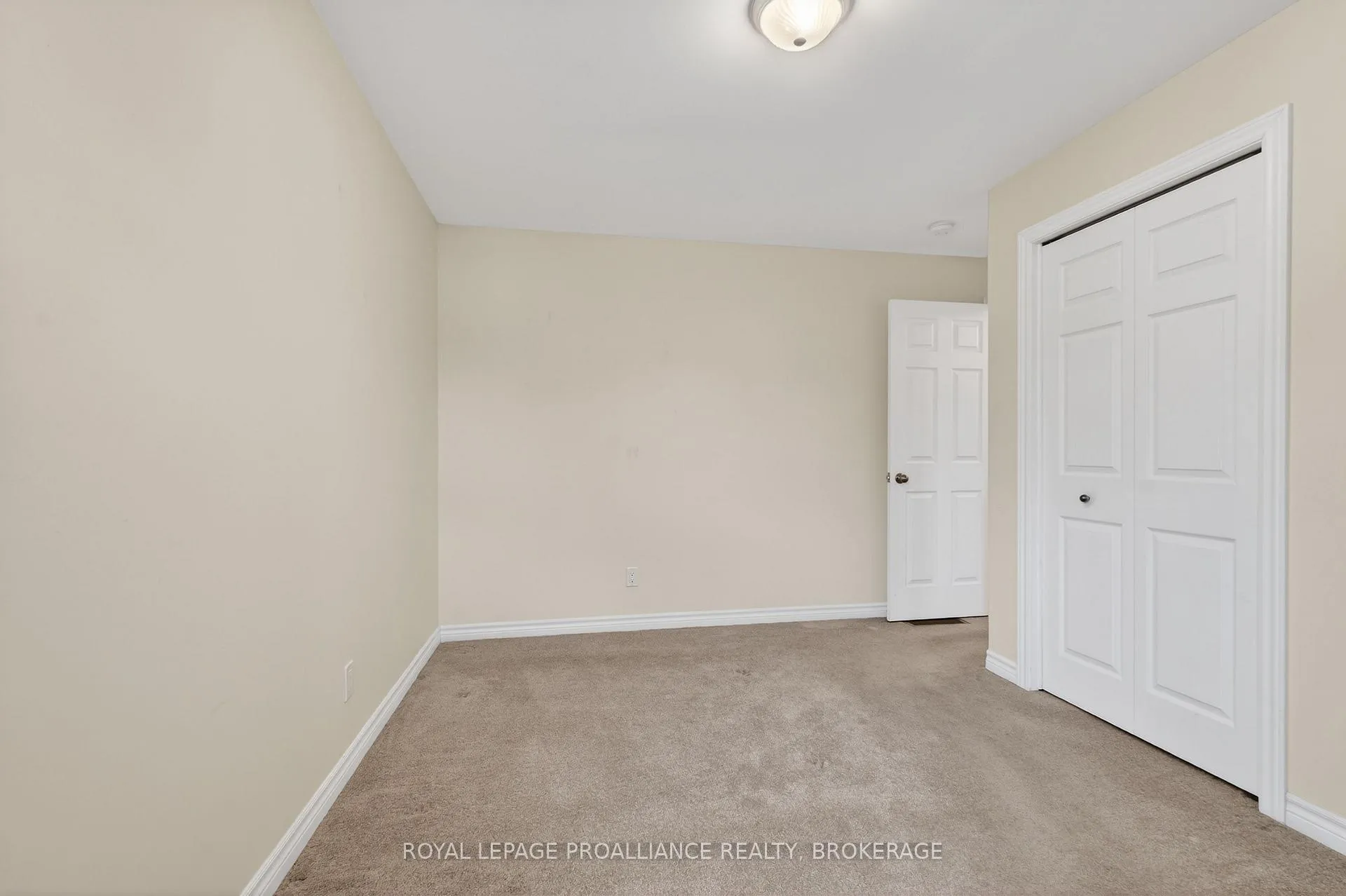 Photo 22 of 112 Maplecroft Court, Gananoque — HOMEH
