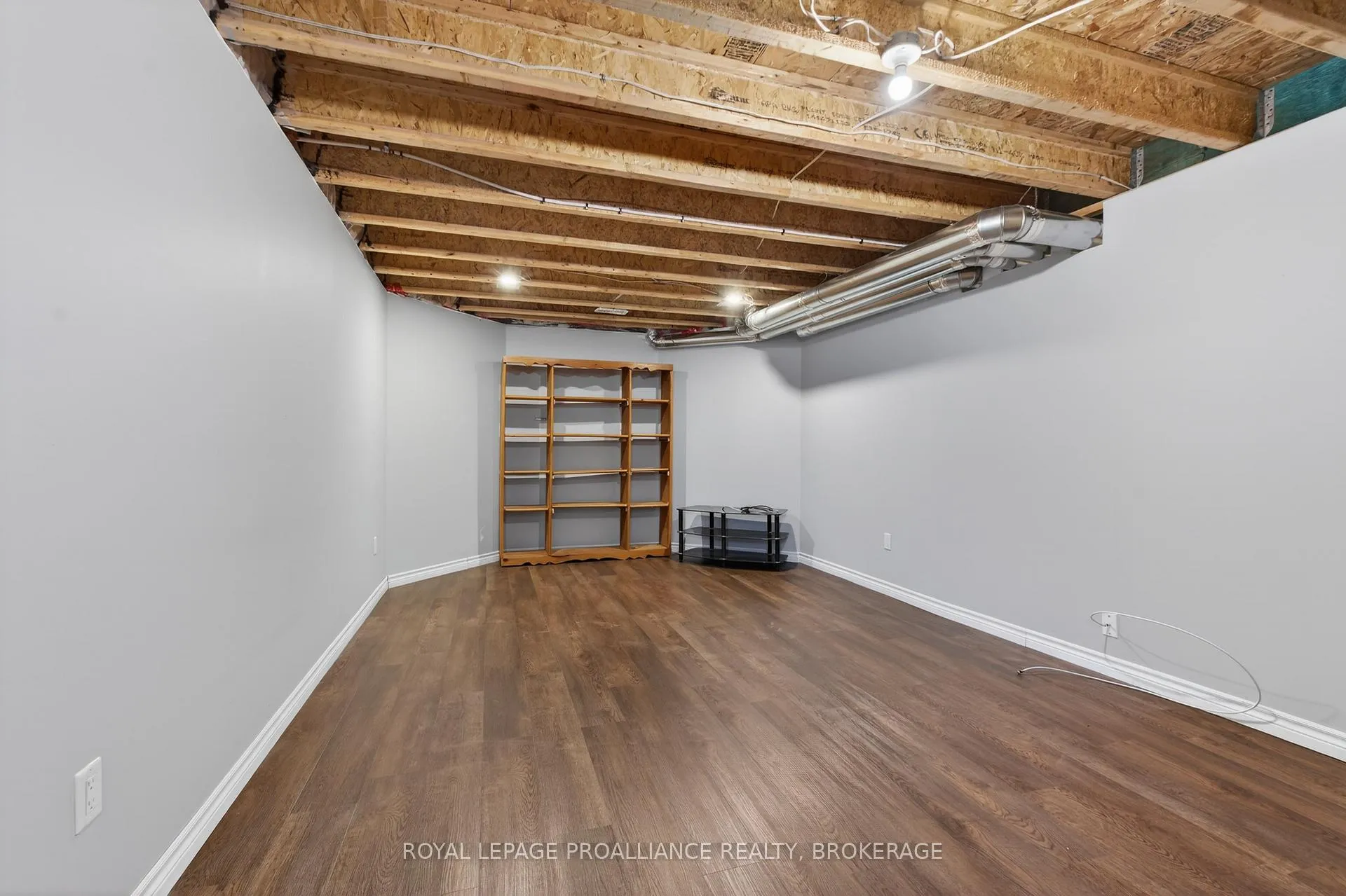 Photo 29 of 112 Maplecroft Court, Gananoque — HOMEH
