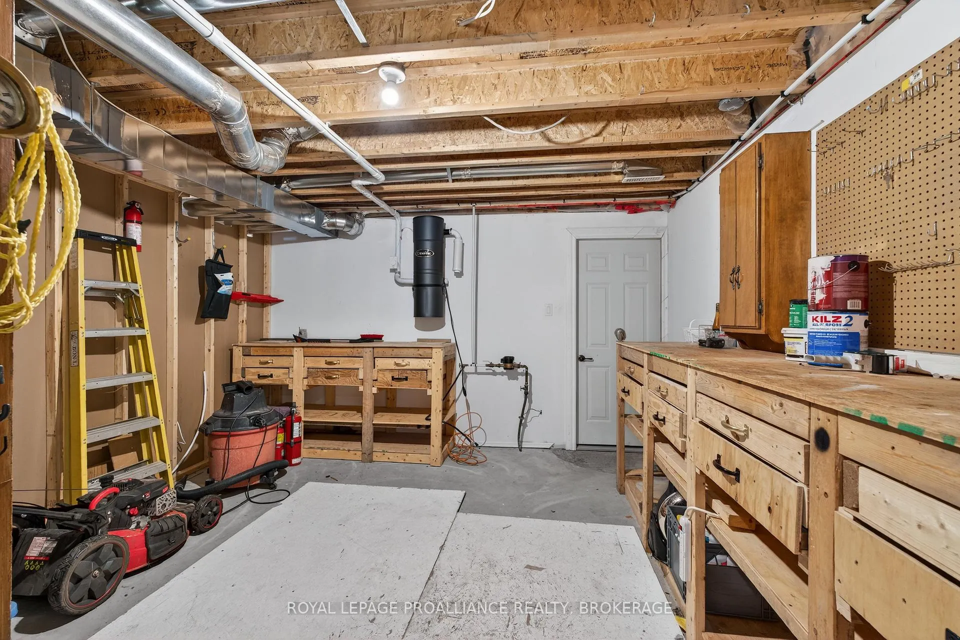 Photo 32 of 112 Maplecroft Court, Gananoque — HOMEH