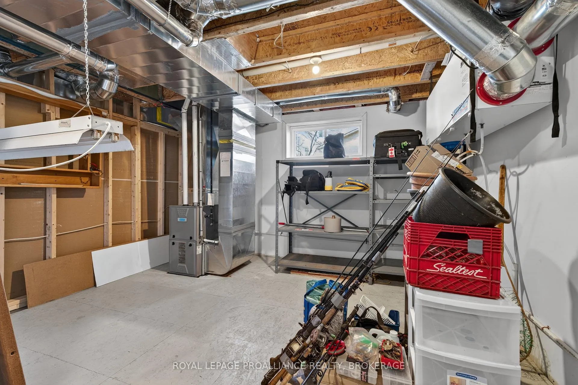 Photo 33 of 112 Maplecroft Court, Gananoque — HOMEH