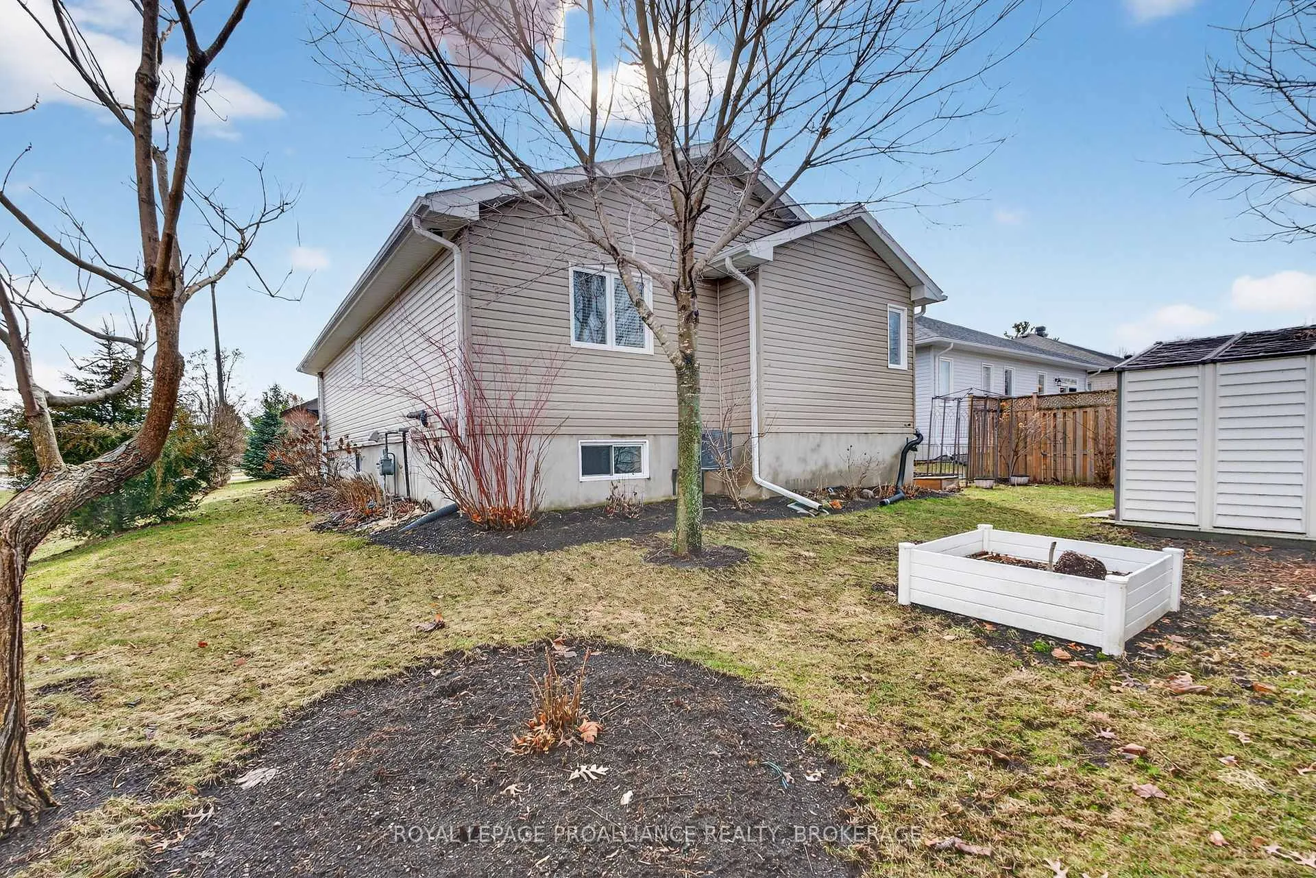 Photo 37 of 112 Maplecroft Court, Gananoque — HOMEH