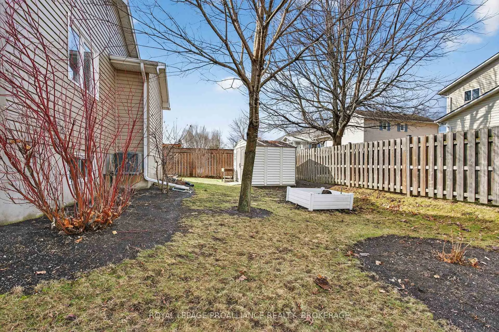 Photo 38 of 112 Maplecroft Court, Gananoque — HOMEH