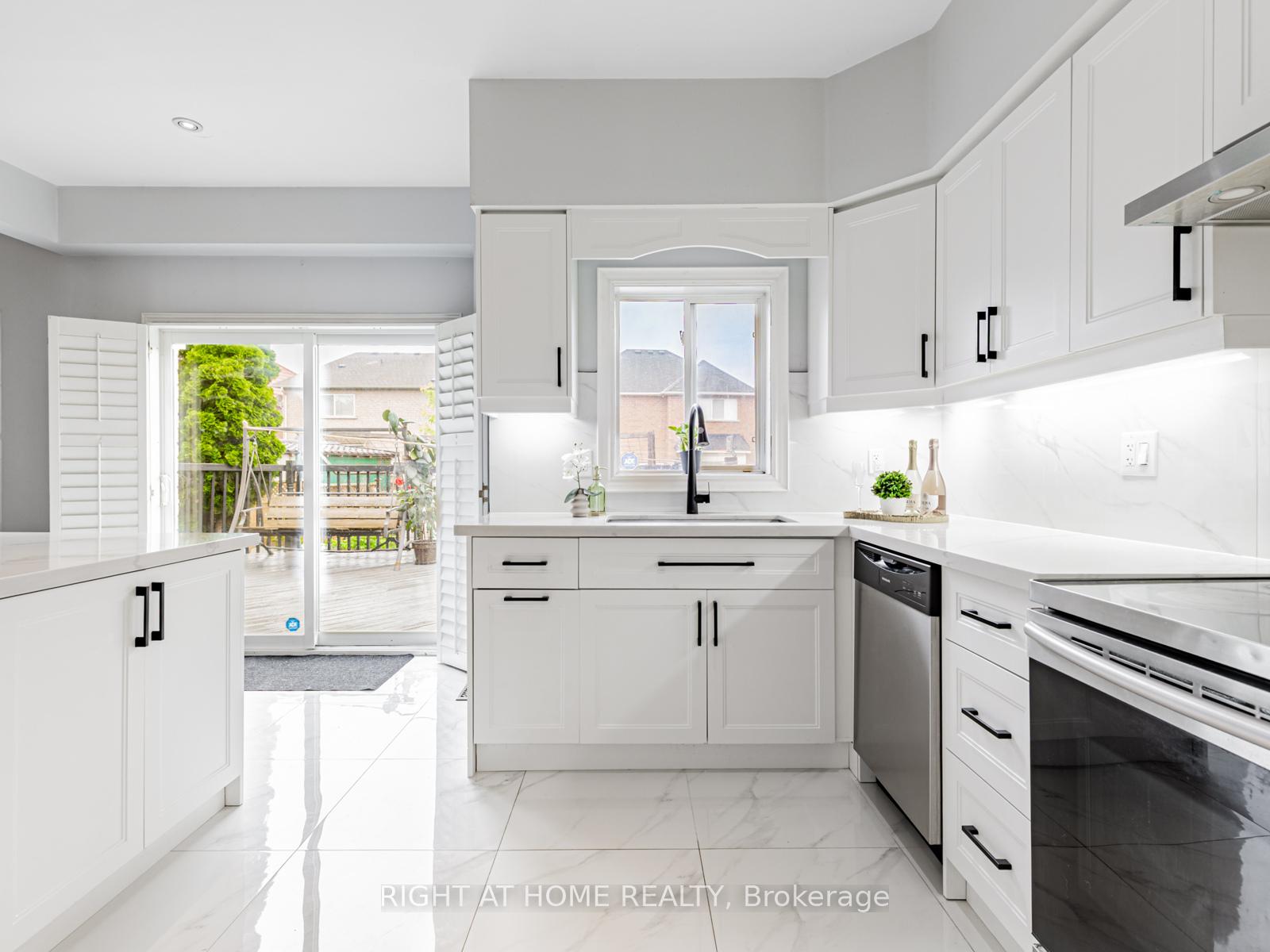 Photo 14 of 34 Loggerhead Grove, Scarborough, Rouge — HOMEH