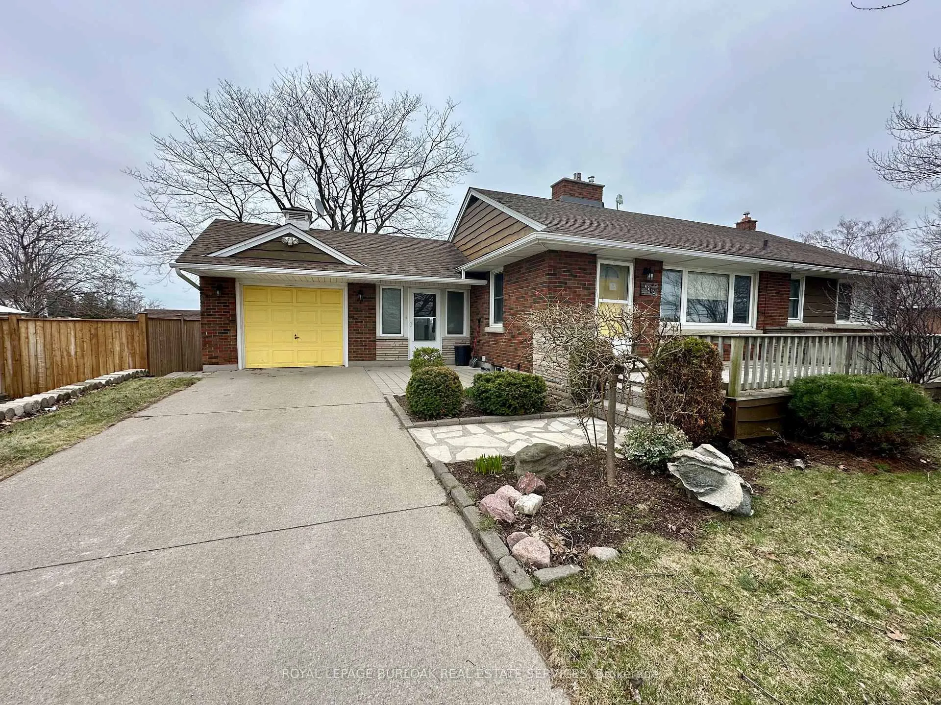 Front of 4213 Victoria Avenue