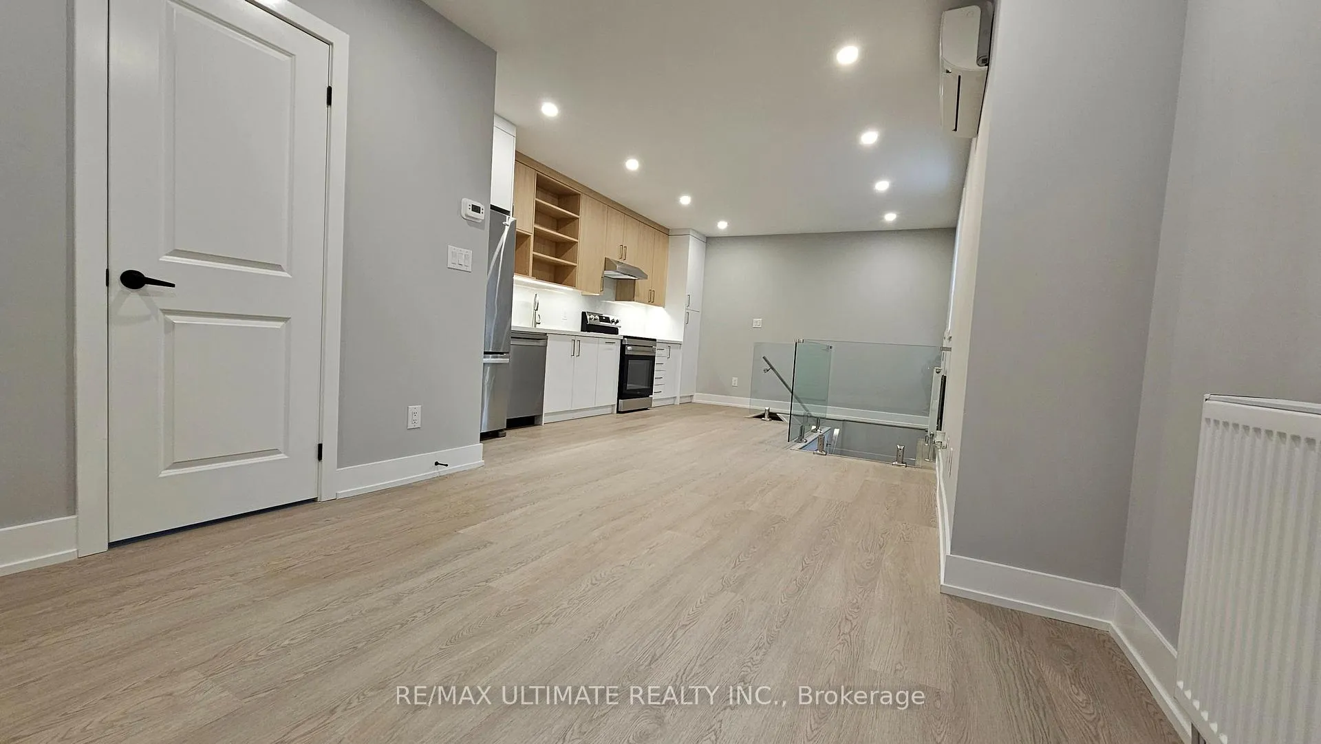 Photo 2 of Unit Main Floor, 351 Blackthorn Avenue, Toronto, Keelesdale-Eglinton West — HOMEH
