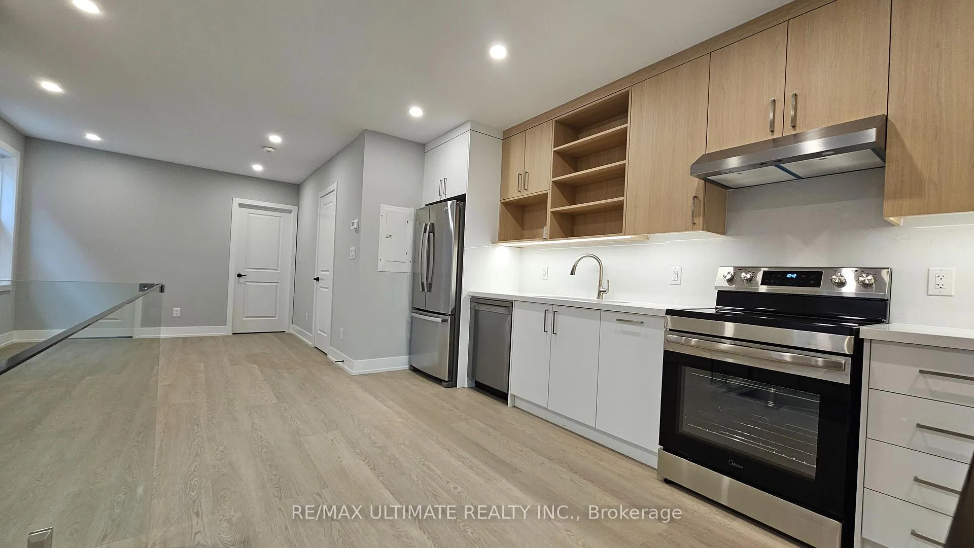 Photo 5 of Unit Main Floor, 351 Blackthorn Avenue, Toronto, Keelesdale-Eglinton West — HOMEH