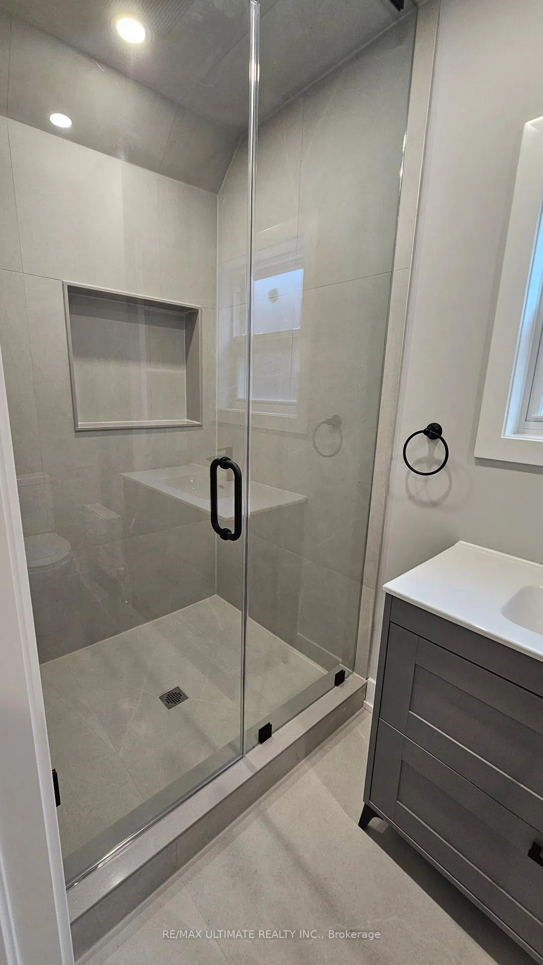 Photo 7 of Unit Main Floor, 351 Blackthorn Avenue, Toronto, Keelesdale-Eglinton West — HOMEH