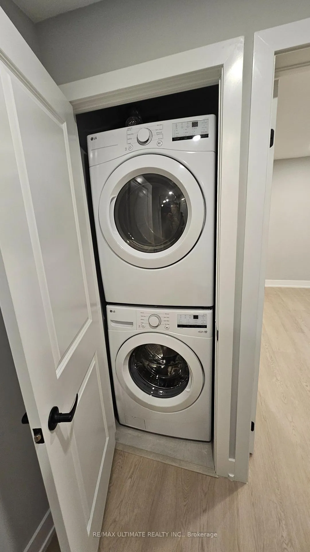 Photo 12 of Unit Main Floor, 351 Blackthorn Avenue, Toronto, Keelesdale-Eglinton West — HOMEH