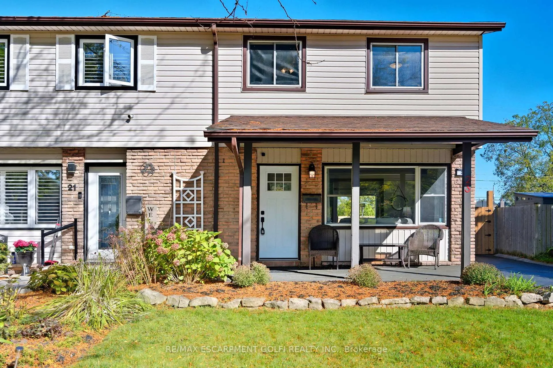Photo 2 of 23 Glengrove Avenue, Grimsby, Grimsby Beach — HOMEH