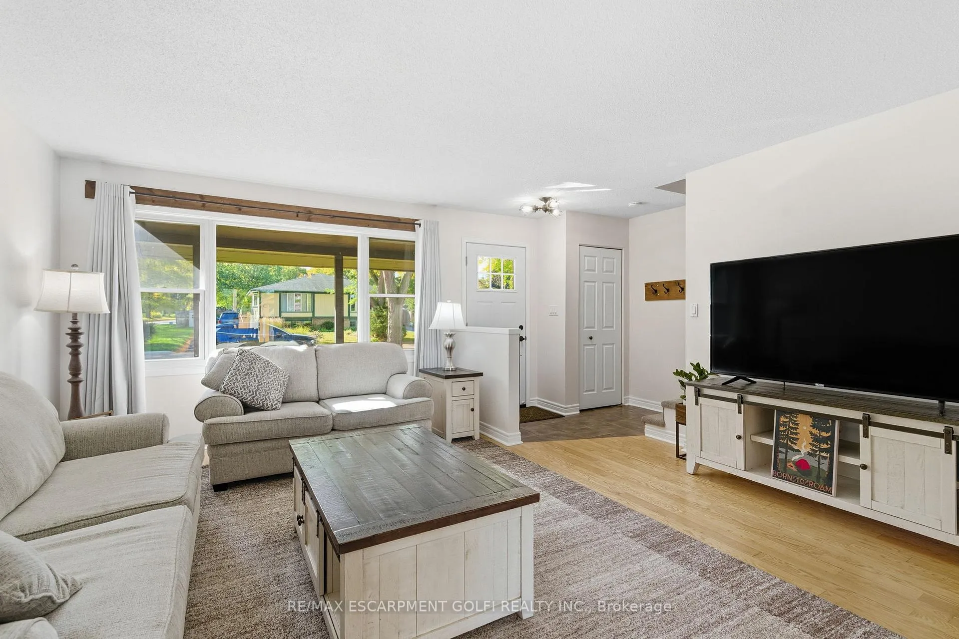 Photo 7 of 23 Glengrove Avenue, Grimsby, Grimsby Beach — HOMEH