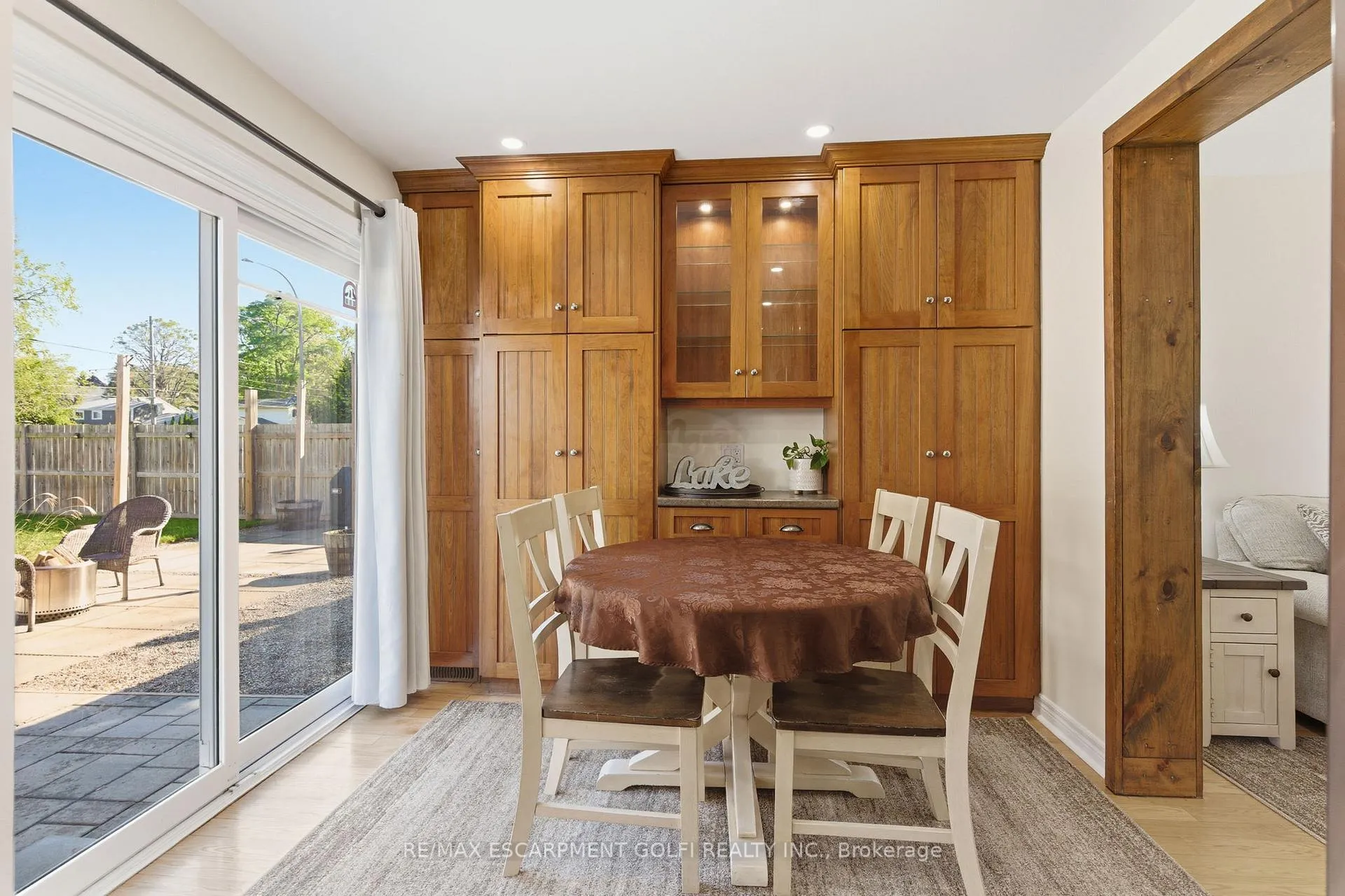 Photo 9 of 23 Glengrove Avenue, Grimsby, Grimsby Beach — HOMEH