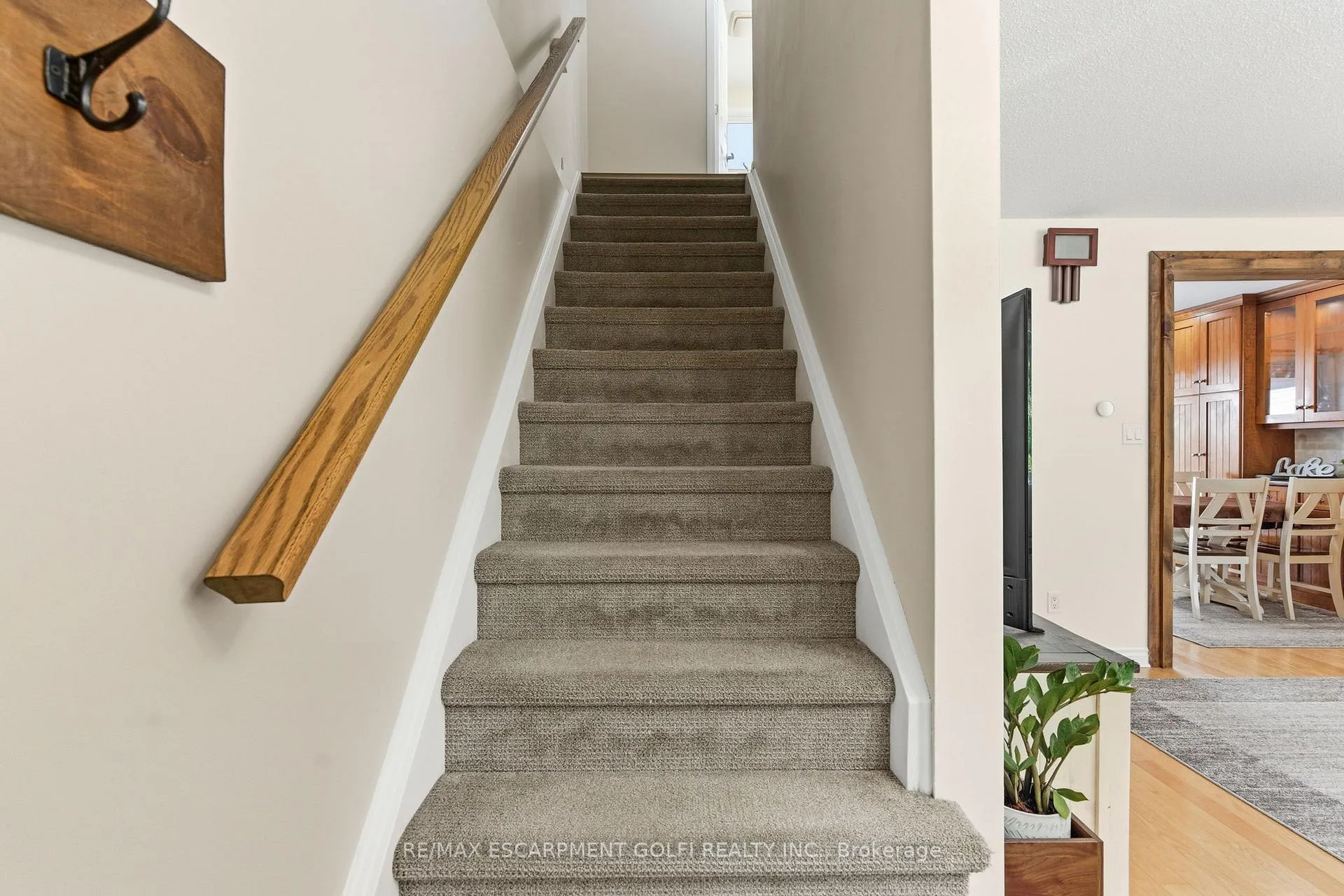 Photo 14 of 23 Glengrove Avenue, Grimsby, Grimsby Beach — HOMEH