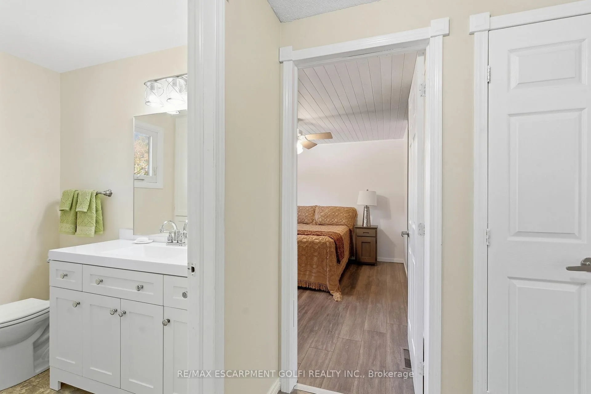 Photo 17 of 23 Glengrove Avenue, Grimsby, Grimsby Beach — HOMEH