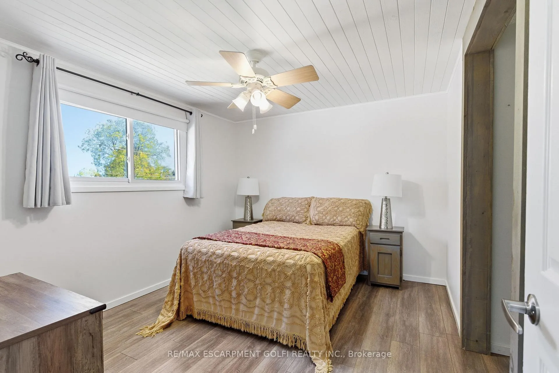Photo 18 of 23 Glengrove Avenue, Grimsby, Grimsby Beach — HOMEH