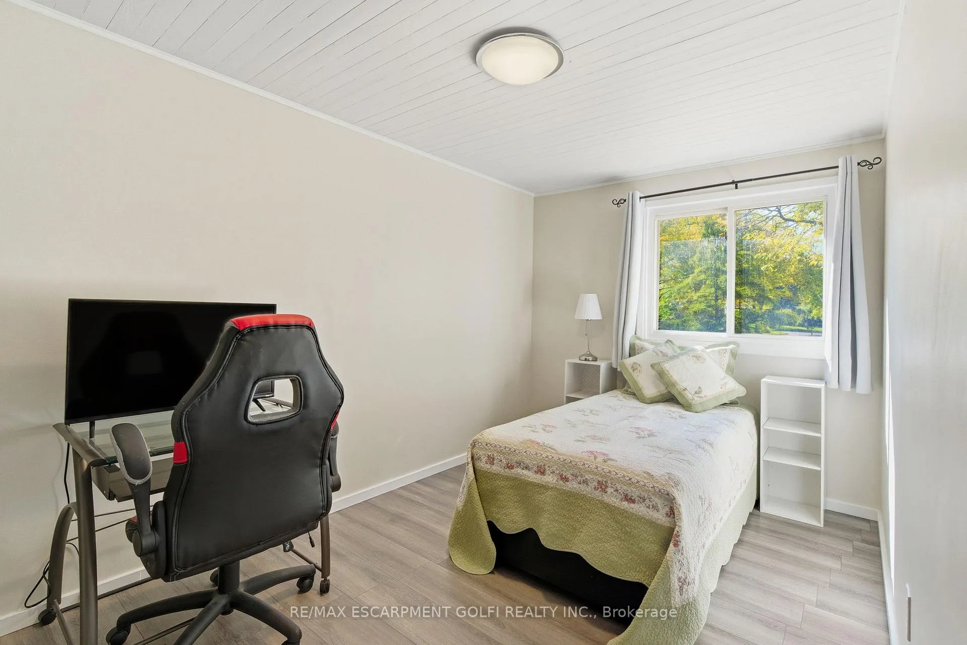 Photo 20 of 23 Glengrove Avenue, Grimsby, Grimsby Beach — HOMEH