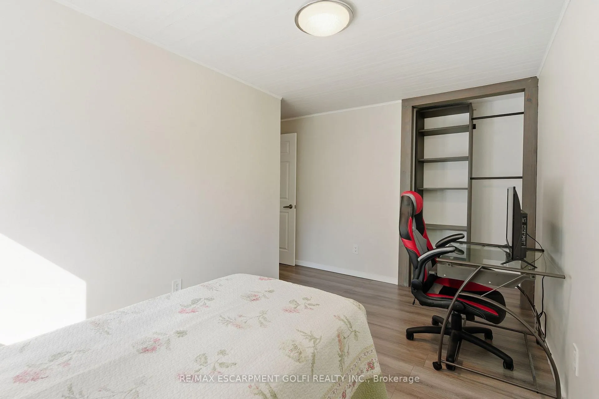 Photo 21 of 23 Glengrove Avenue, Grimsby, Grimsby Beach — HOMEH