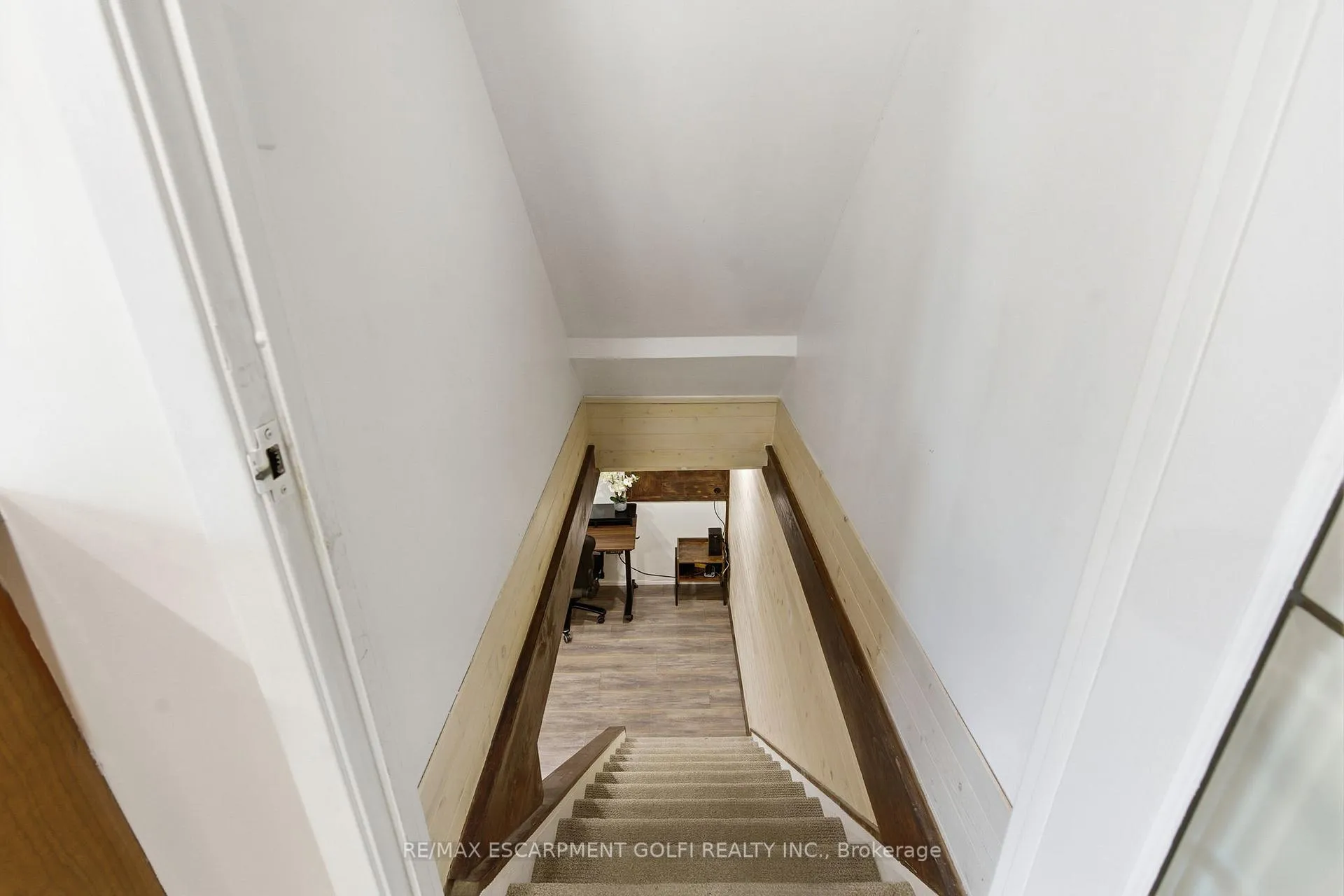Photo 24 of 23 Glengrove Avenue, Grimsby, Grimsby Beach — HOMEH