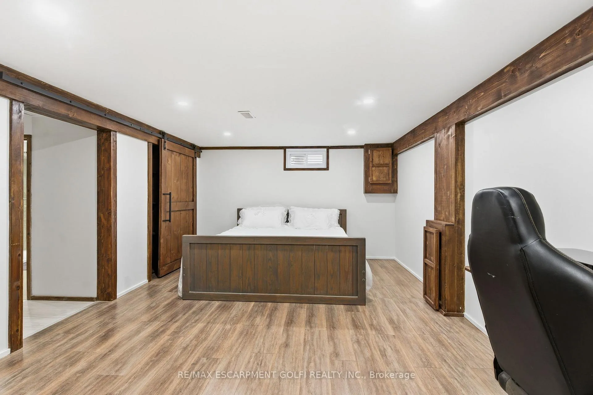 Photo 25 of 23 Glengrove Avenue, Grimsby, Grimsby Beach — HOMEH