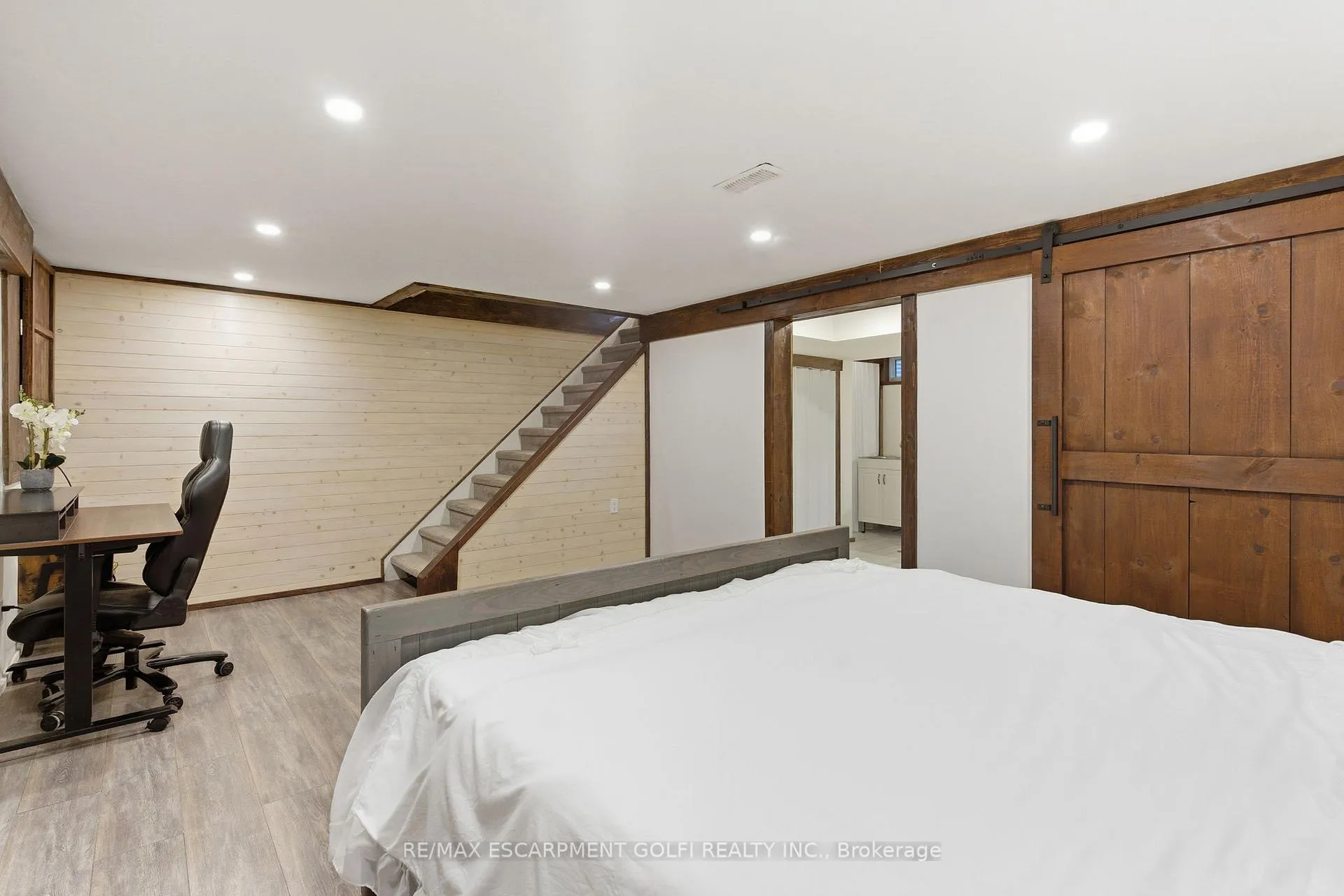 Photo 27 of 23 Glengrove Avenue, Grimsby, Grimsby Beach — HOMEH