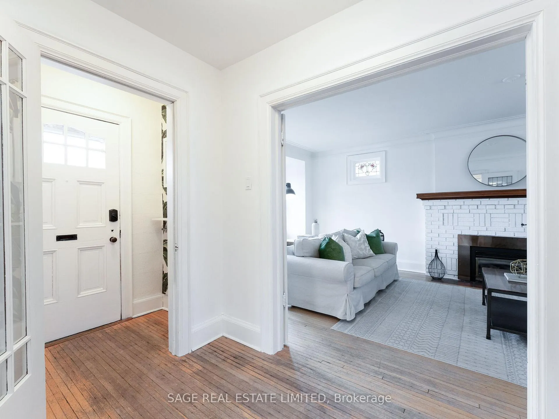 Photo 3 of 252 Glen Manor Drive W, Toronto, The Beaches — HOMEH