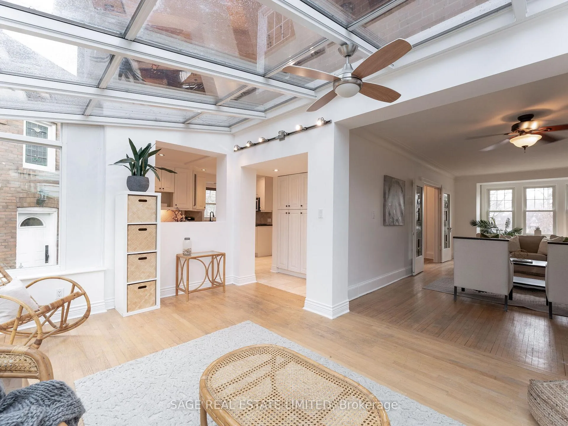 Photo 11 of 252 Glen Manor Drive W, Toronto, The Beaches — HOMEH