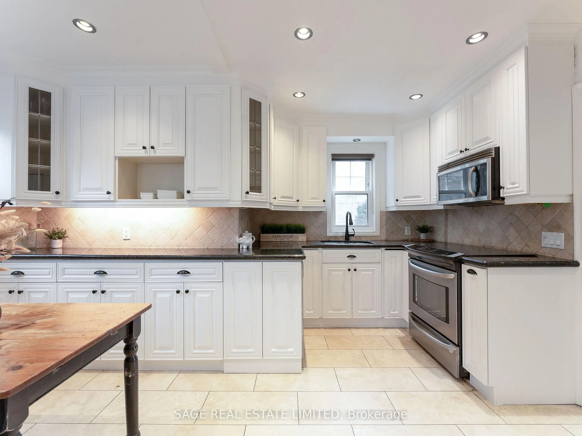 Photo 12 of 252 Glen Manor Drive W, Toronto, The Beaches — HOMEH
