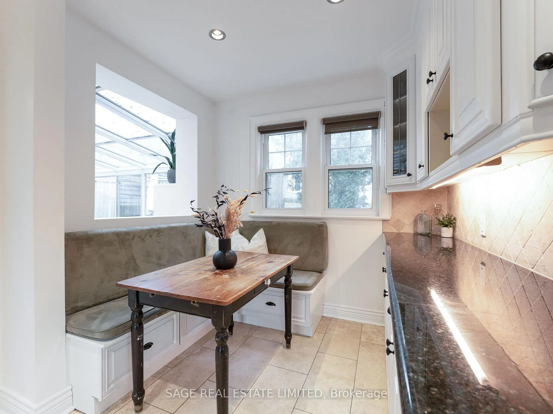 Photo 14 of 252 Glen Manor Drive W, Toronto, The Beaches — HOMEH