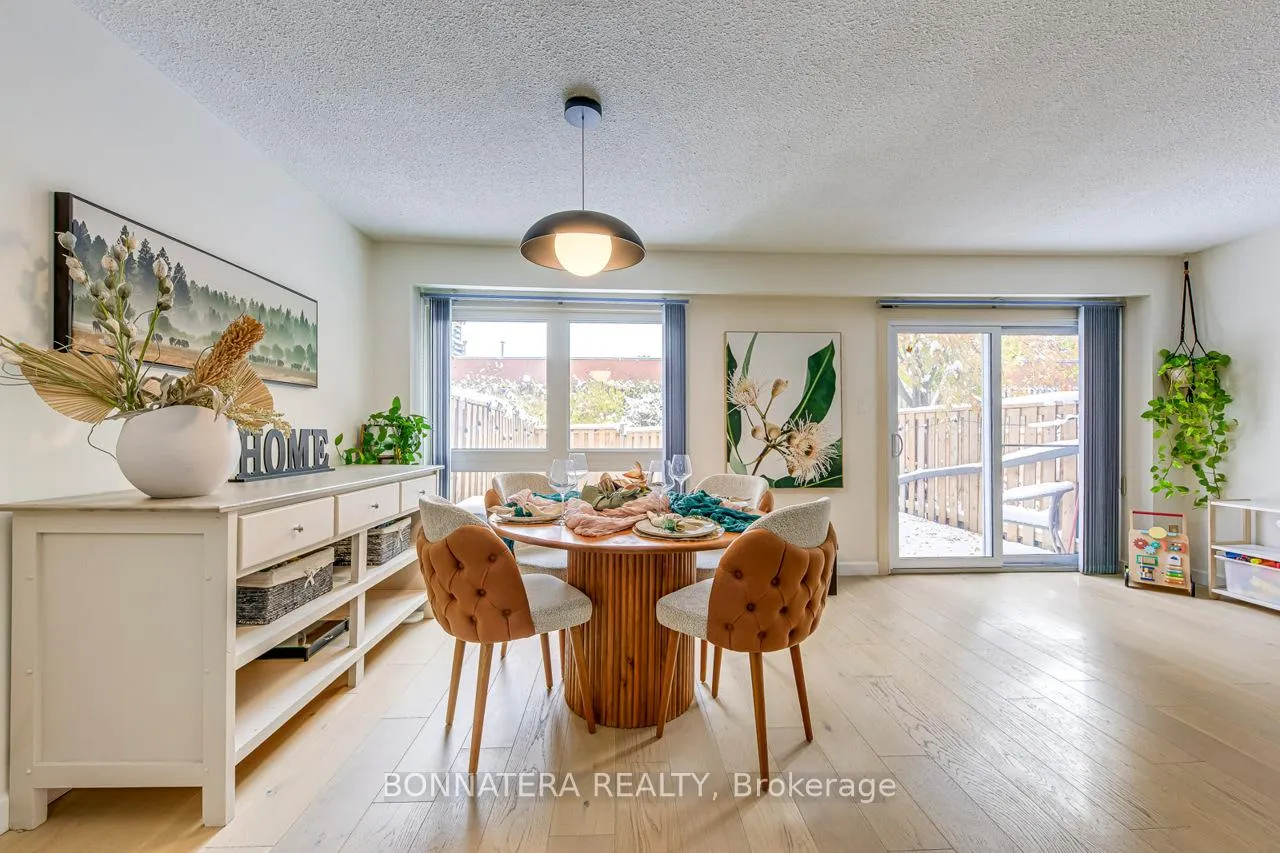 Photo 4 of Unit 9, 318 Laurier Avenue, Milton, Old Milton — HOMEH