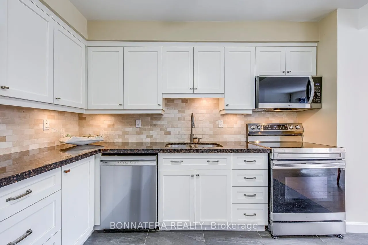 Photo 9 of Unit 9, 318 Laurier Avenue, Milton, Old Milton — HOMEH