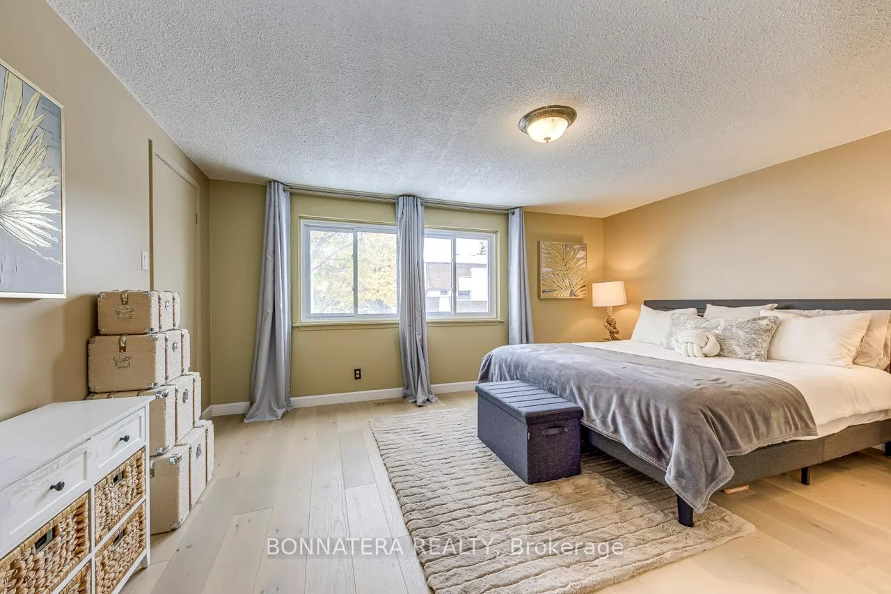 Photo 11 of Unit 9, 318 Laurier Avenue, Milton, Old Milton — HOMEH