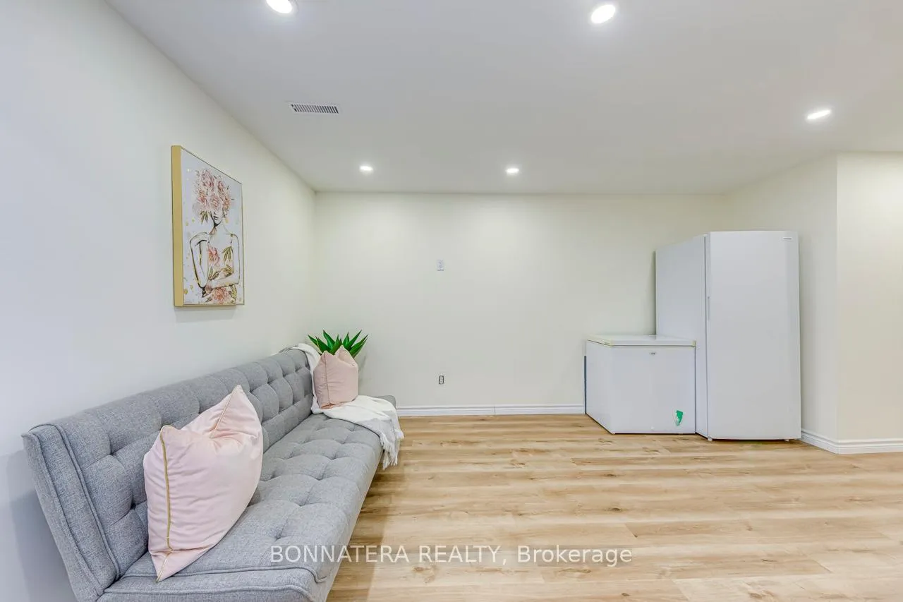 Photo 22 of Unit 9, 318 Laurier Avenue, Milton, Old Milton — HOMEH