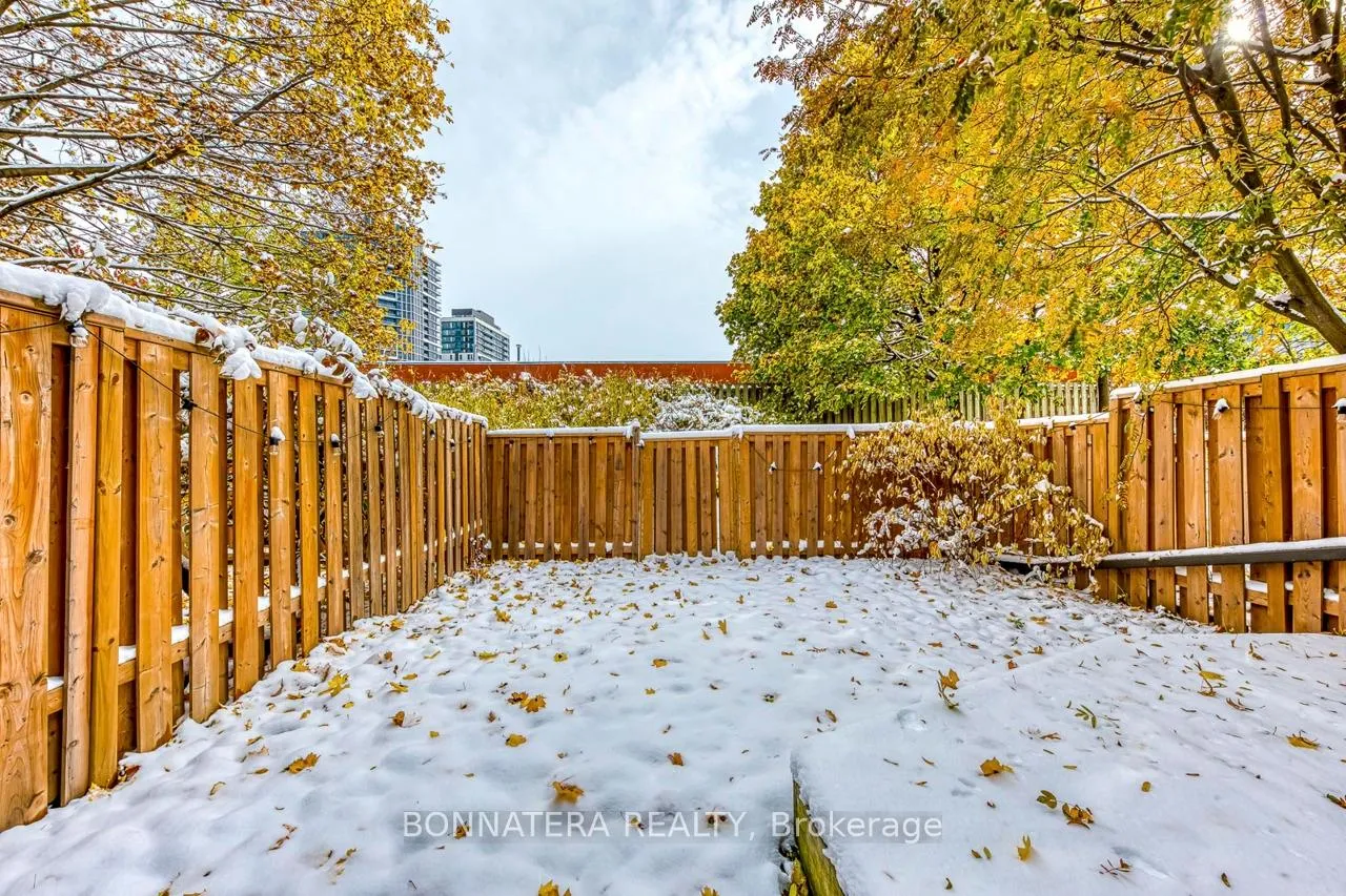 Photo 25 of Unit 9, 318 Laurier Avenue, Milton, Old Milton — HOMEH