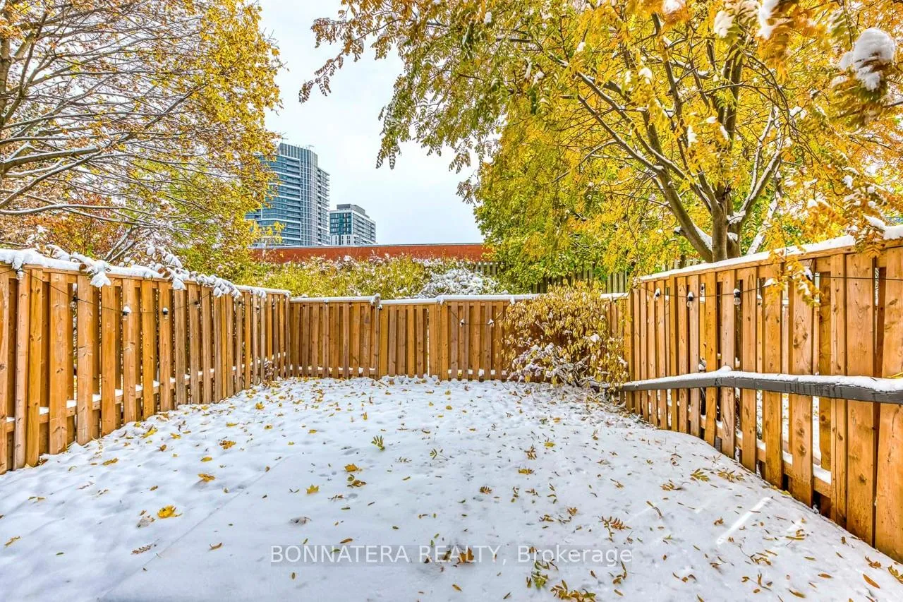 Photo 27 of Unit 9, 318 Laurier Avenue, Milton, Old Milton — HOMEH