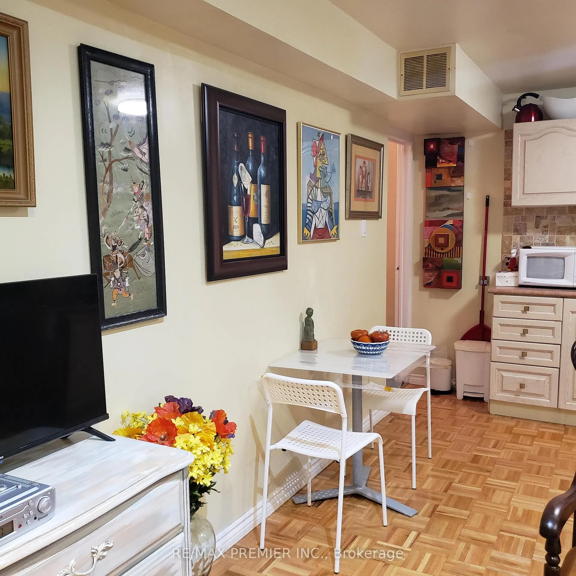 Photo 3 of Unit Lower, 28 Rotary Drive, Scarborough, Rouge — HOMEH