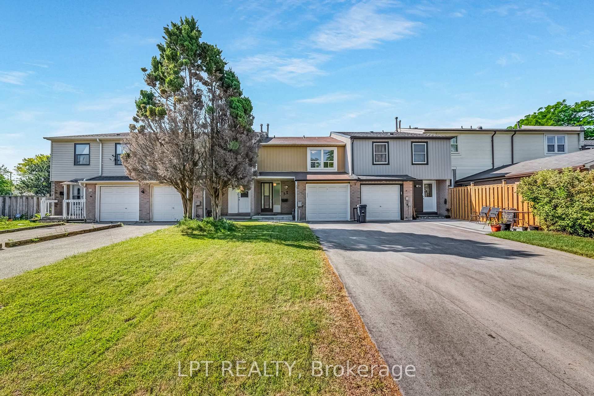 Photo 2 of 32 Scotney Grove, Scarborough, Malvern — HOMEH