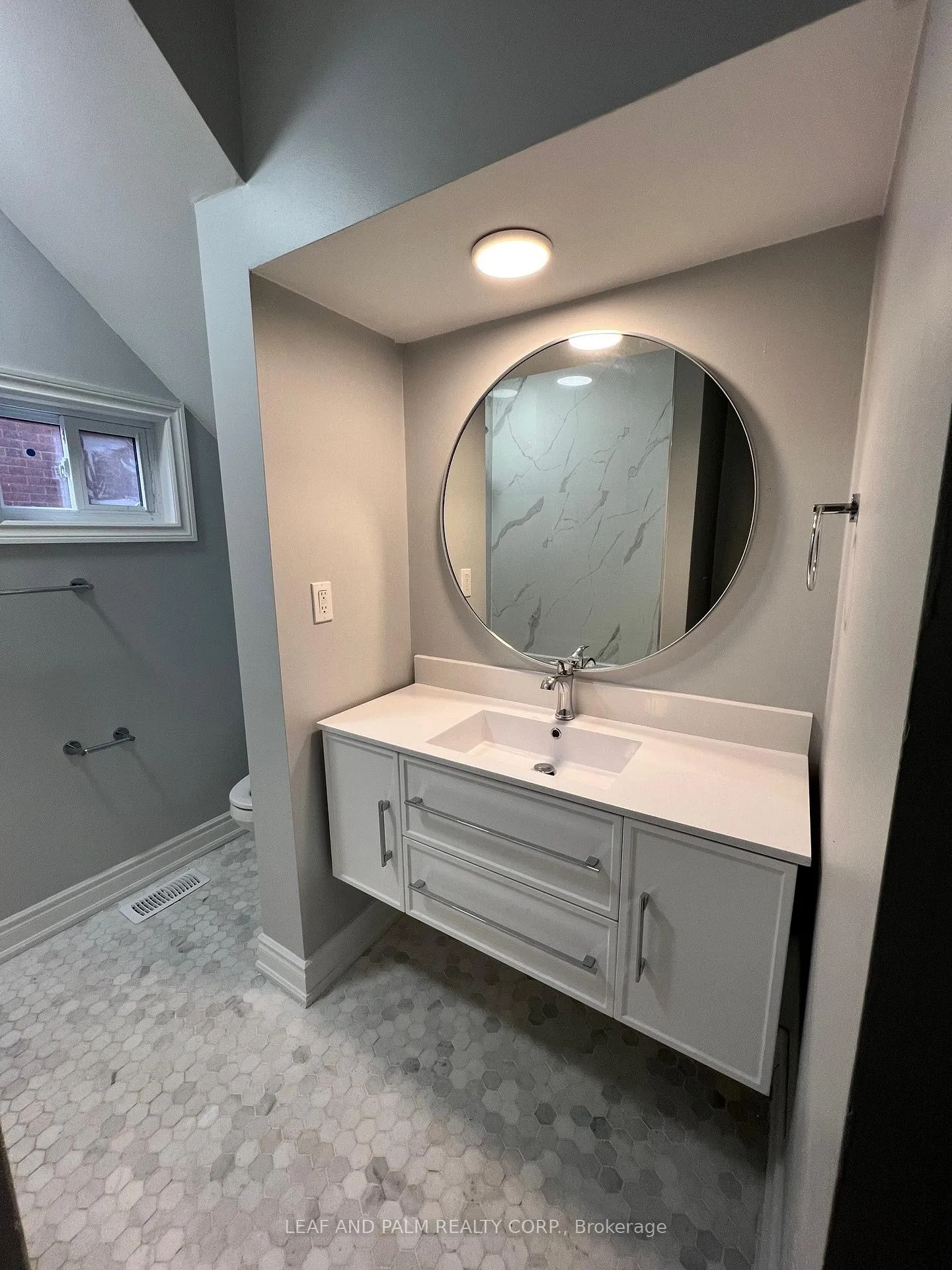 Photo 7 of Unit 2, 4233 Huron Street, Niagara Falls, Downtown — HOMEH