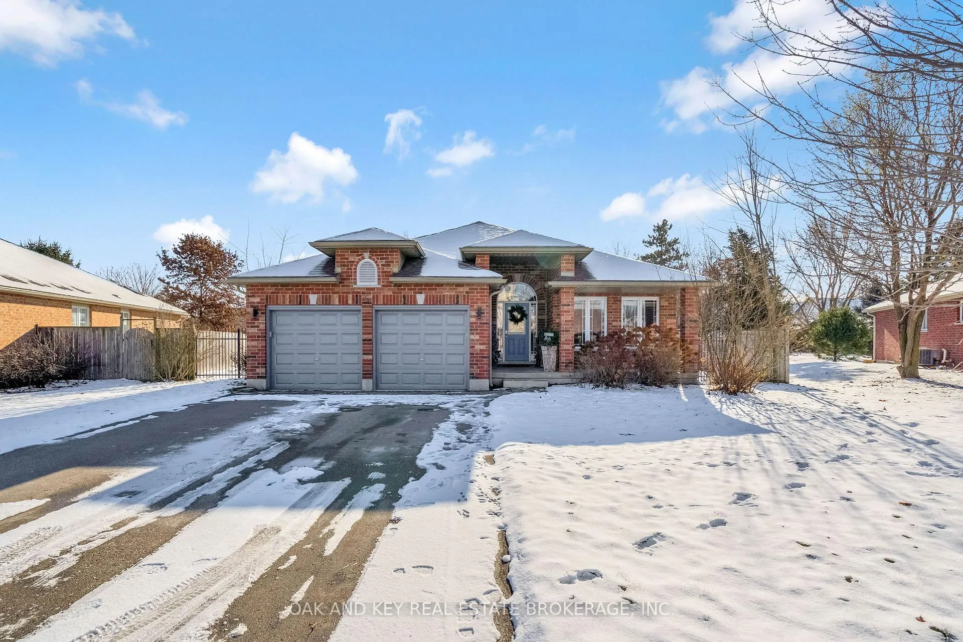 Photo 1 of 34 Fieldstone Crescent, Middlesex Centre, Komoka — HOMEH