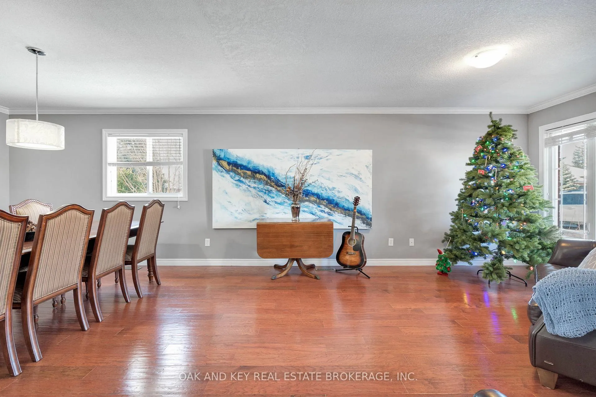 Photo 5 of 34 Fieldstone Crescent, Middlesex Centre, Komoka — HOMEH