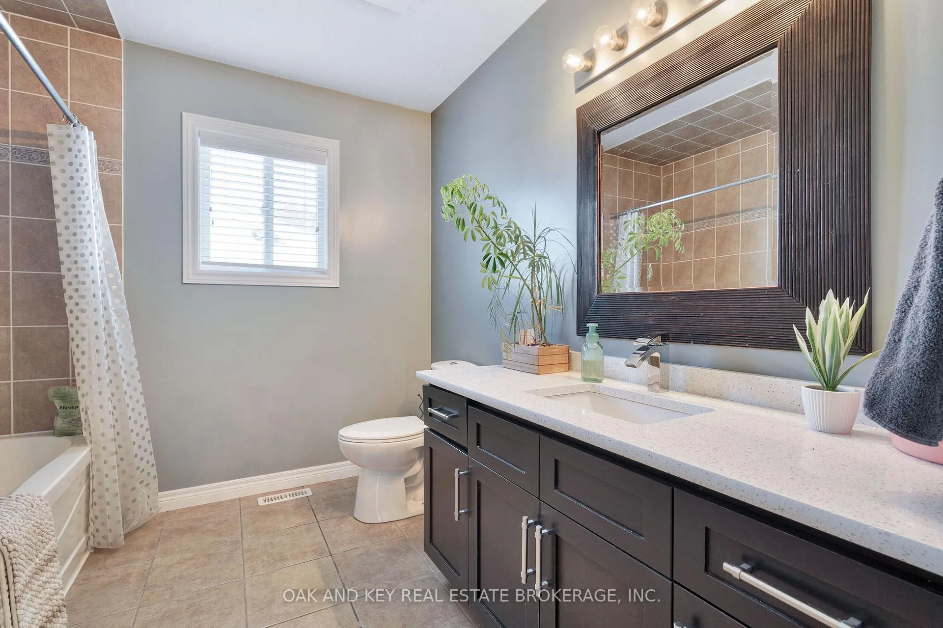 Photo 24 of 34 Fieldstone Crescent, Middlesex Centre, Komoka — HOMEH