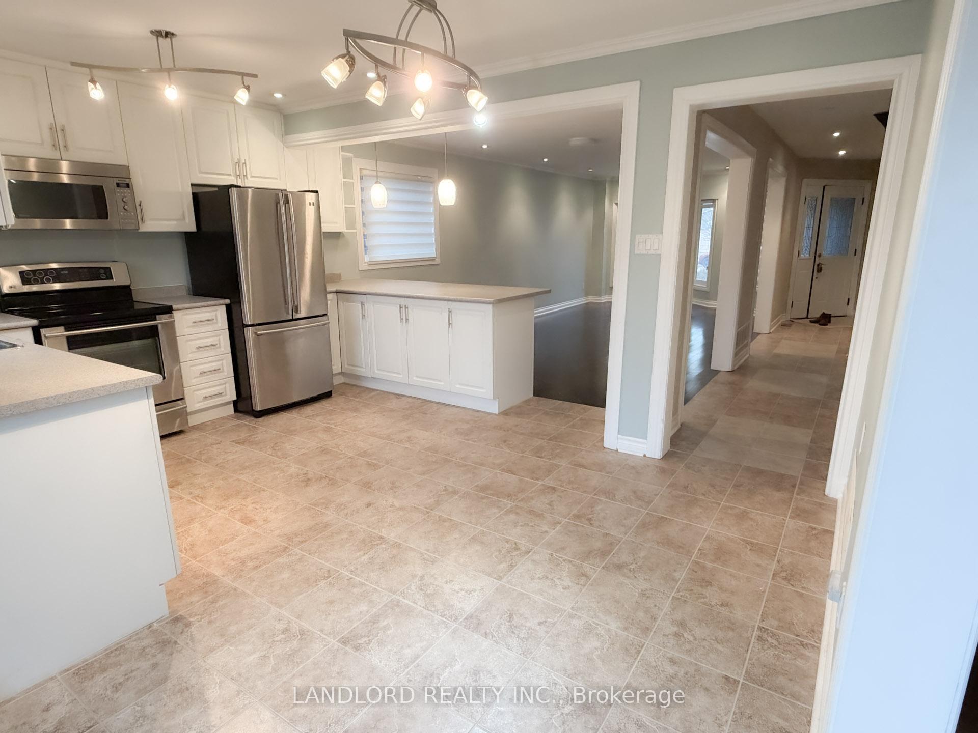 Photo 5 of 21 Raspberry Road, Scarborough, Rouge — HOMEH