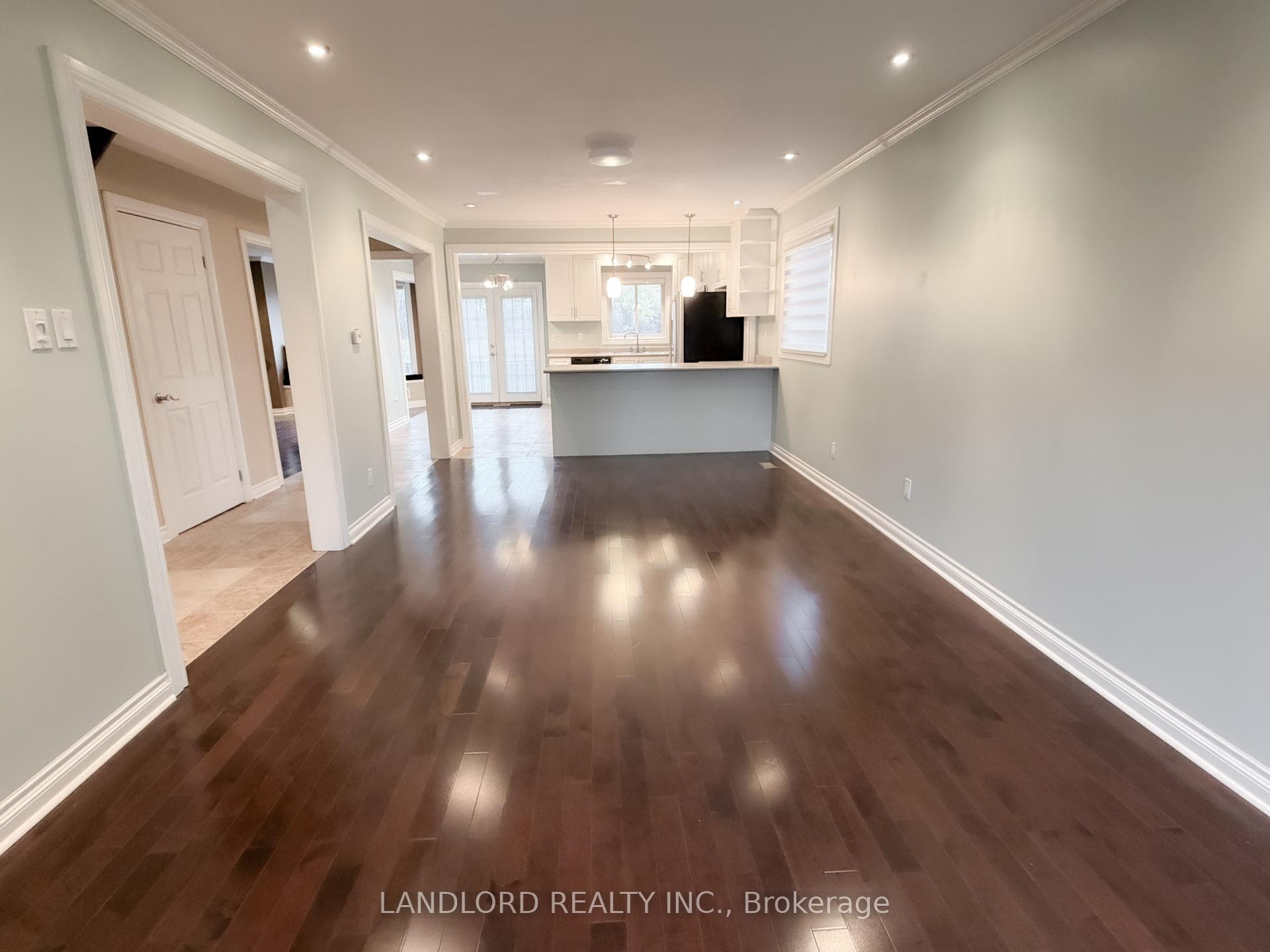 Photo 11 of 21 Raspberry Road, Scarborough, Rouge — HOMEH