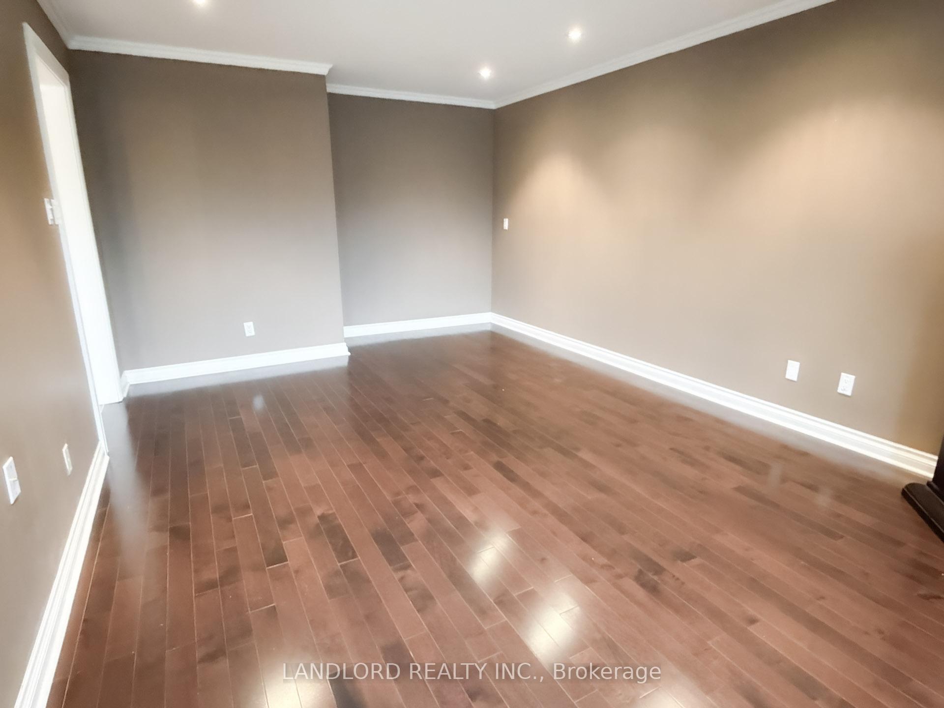 Photo 16 of 21 Raspberry Road, Scarborough, Rouge — HOMEH
