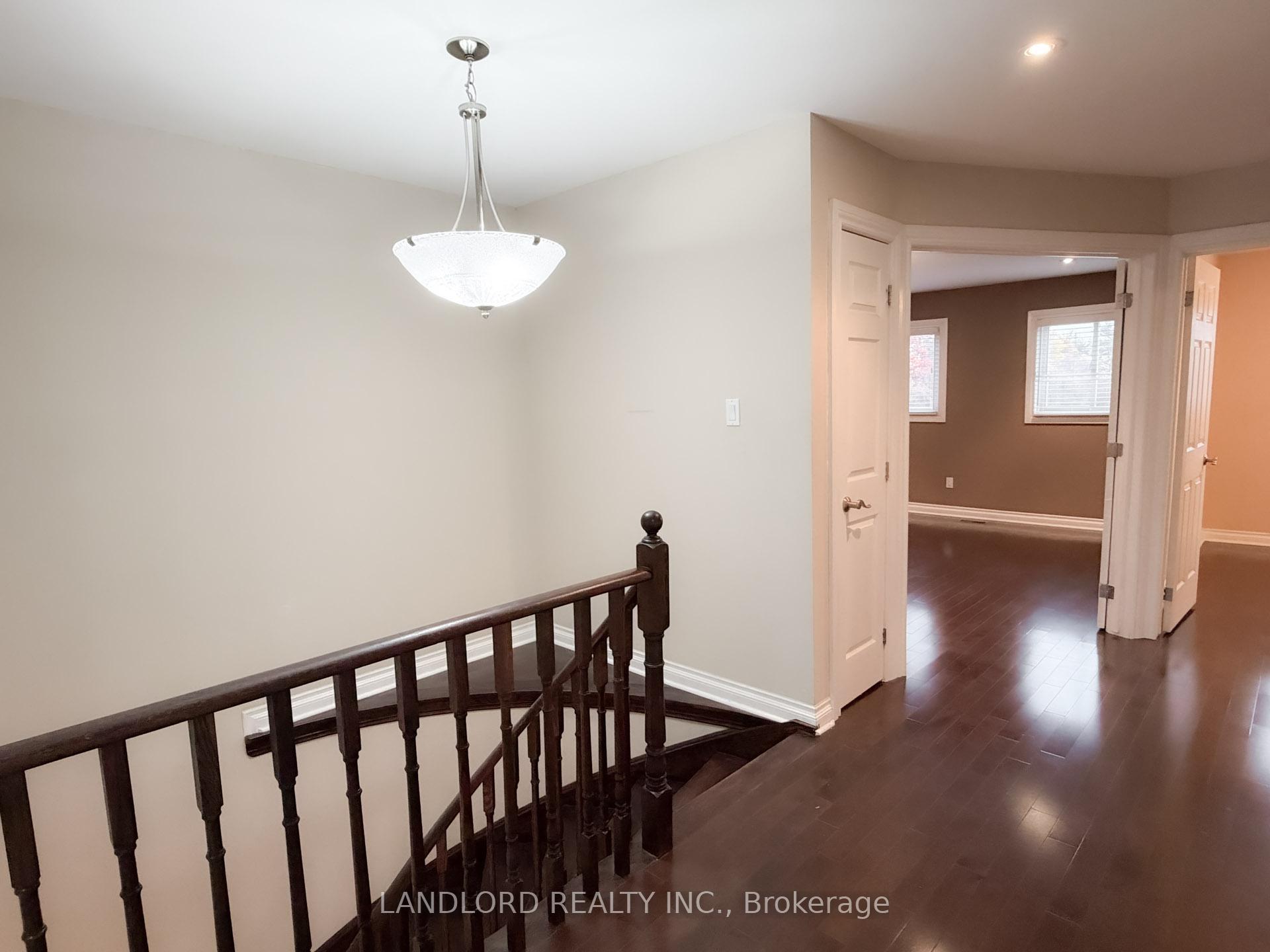 Photo 17 of 21 Raspberry Road, Scarborough, Rouge — HOMEH