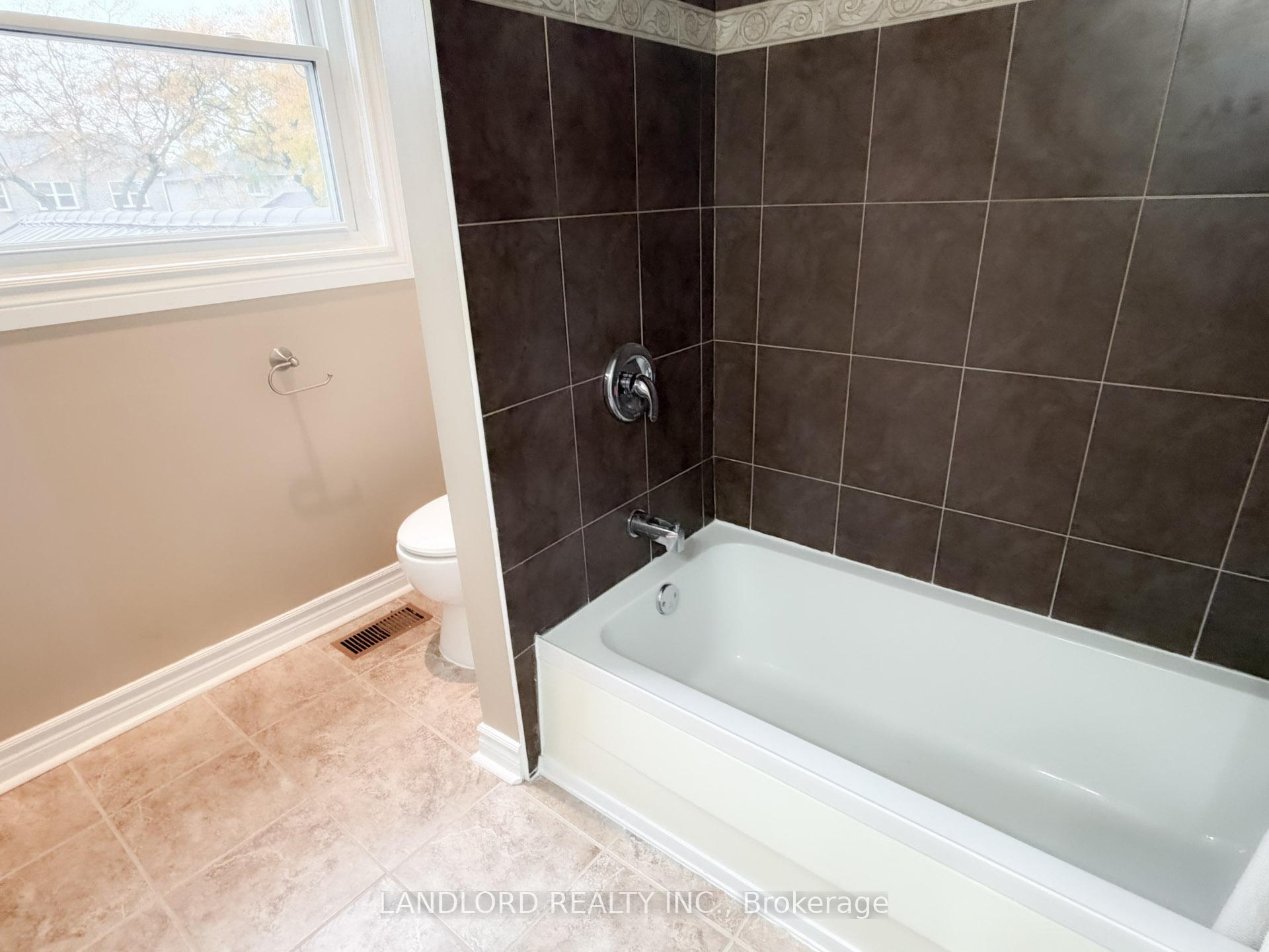 Photo 26 of 21 Raspberry Road, Scarborough, Rouge — HOMEH