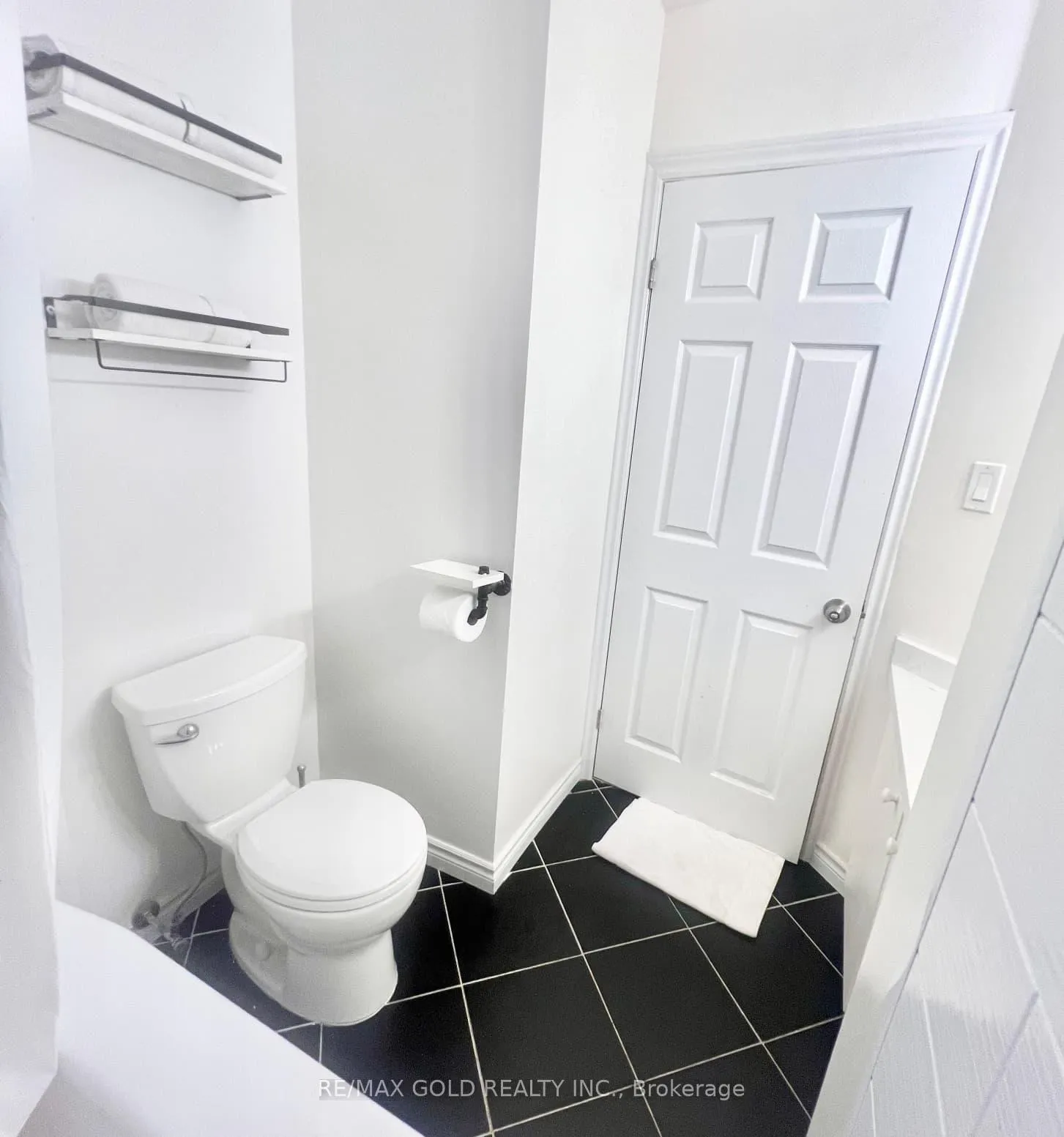 Photo 17 of Unit 5, 63 Fonthill Road, Hamilton, Fessenden — HOMEH