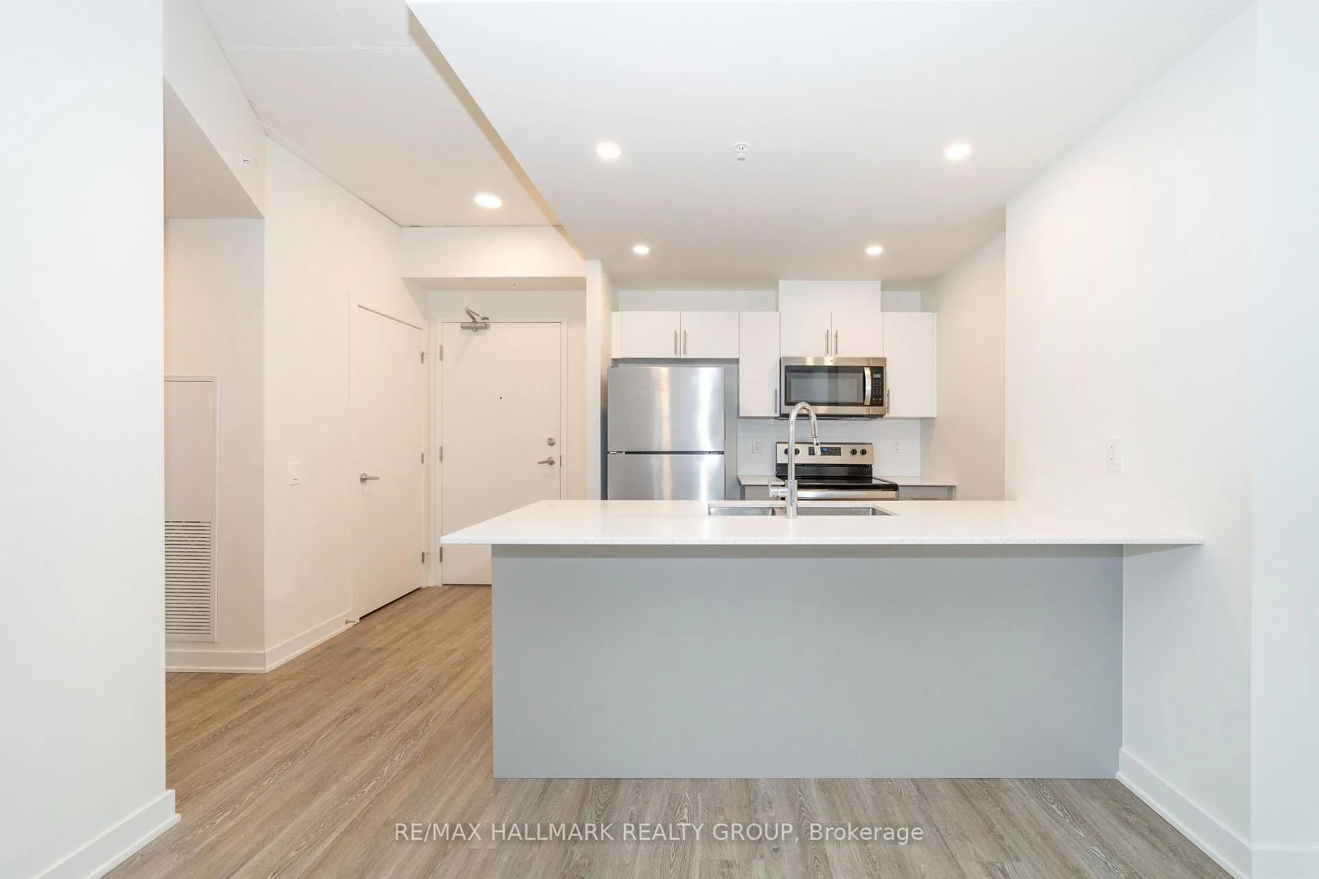 Photo 3 of Unit 705, 353 Gardner Street, Ottawa, Vanier — HOMEH